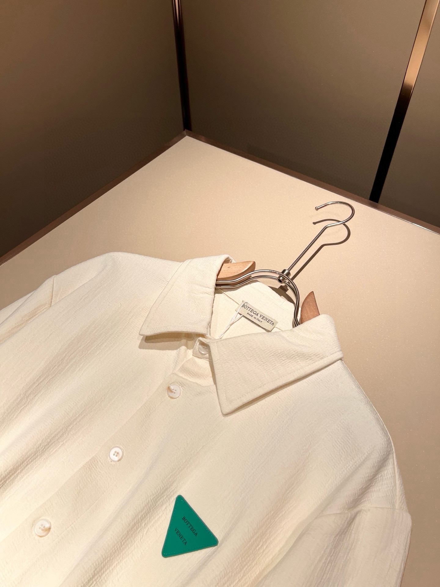 BottegaVene*a宝*嘉 2025秋冬新款男士衬衣，，这是今年目前为止最牛批的一款纯色高品质面料