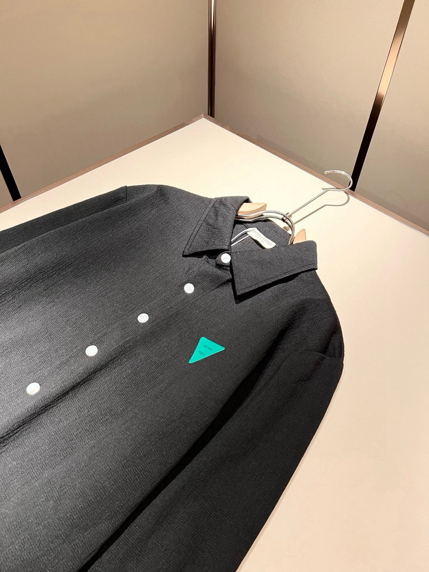 BottegaVene*a宝*嘉 2025秋冬新款男士衬衣，，这是今年目前为止最牛批的一款纯色高品质面料