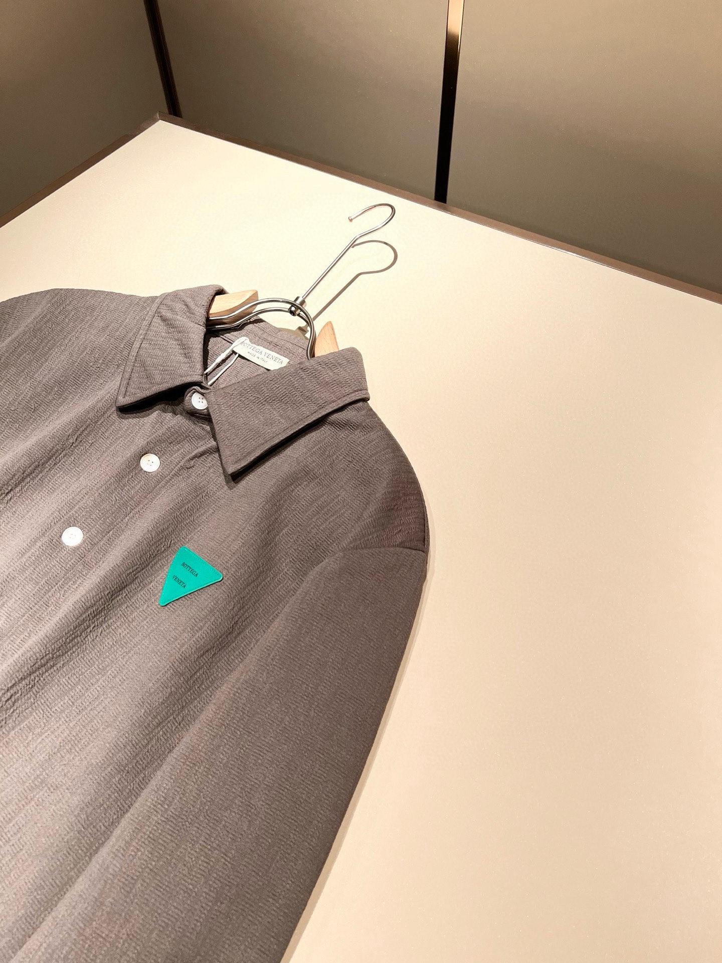 BottegaVene*a宝*嘉 2025秋冬新款男士衬衣，，这是今年目前为止最牛批的一款纯色高品质面料