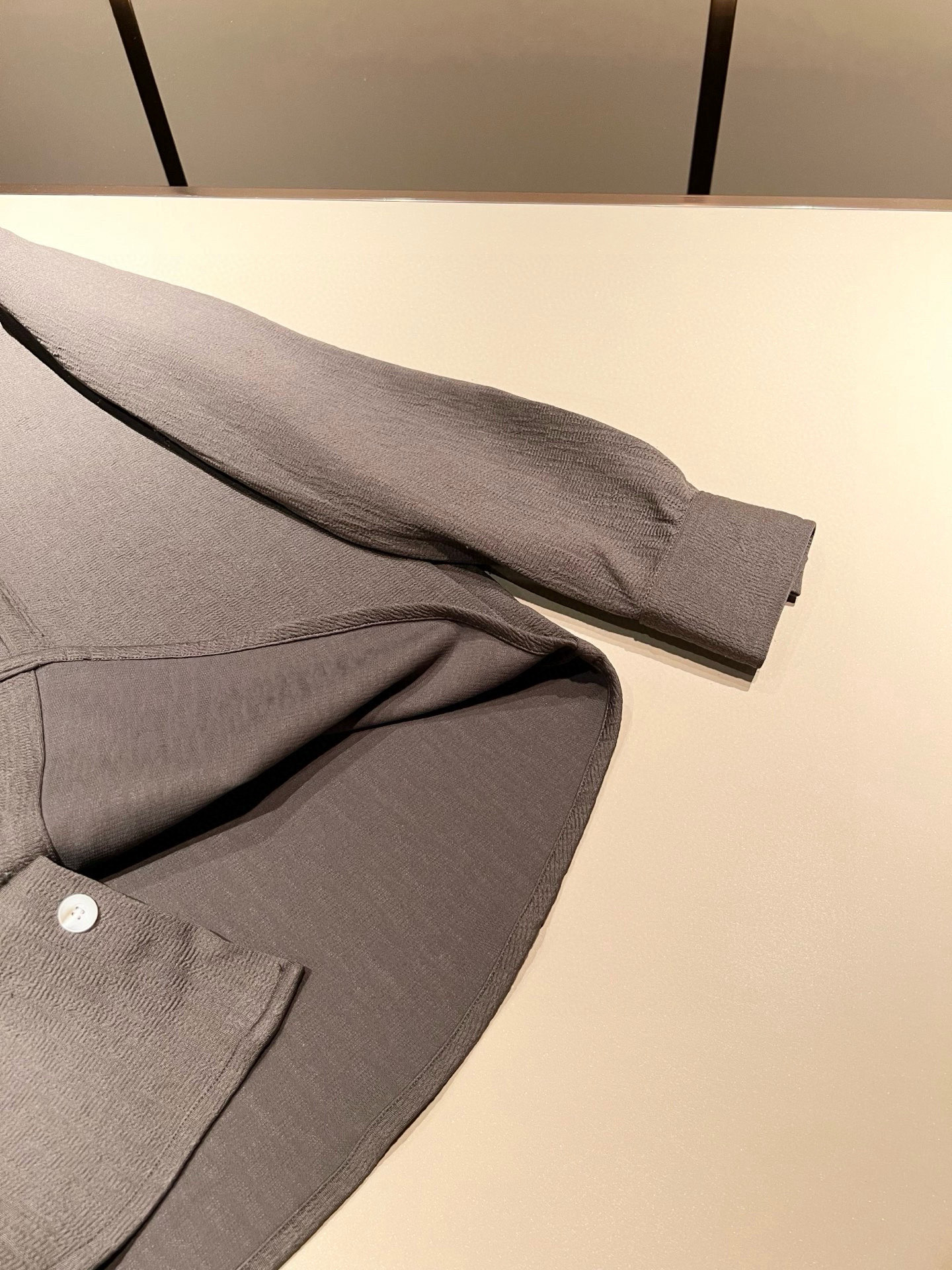 BottegaVene*a宝*嘉 2025秋冬新款男士衬衣，，这是今年目前为止最牛批的一款纯色高品质面料