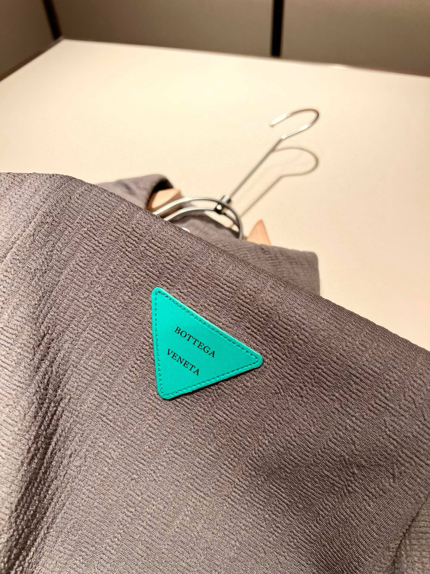 BottegaVene*a宝*嘉 2025秋冬新款男士衬衣，，这是今年目前为止最牛批的一款纯色高品质面料