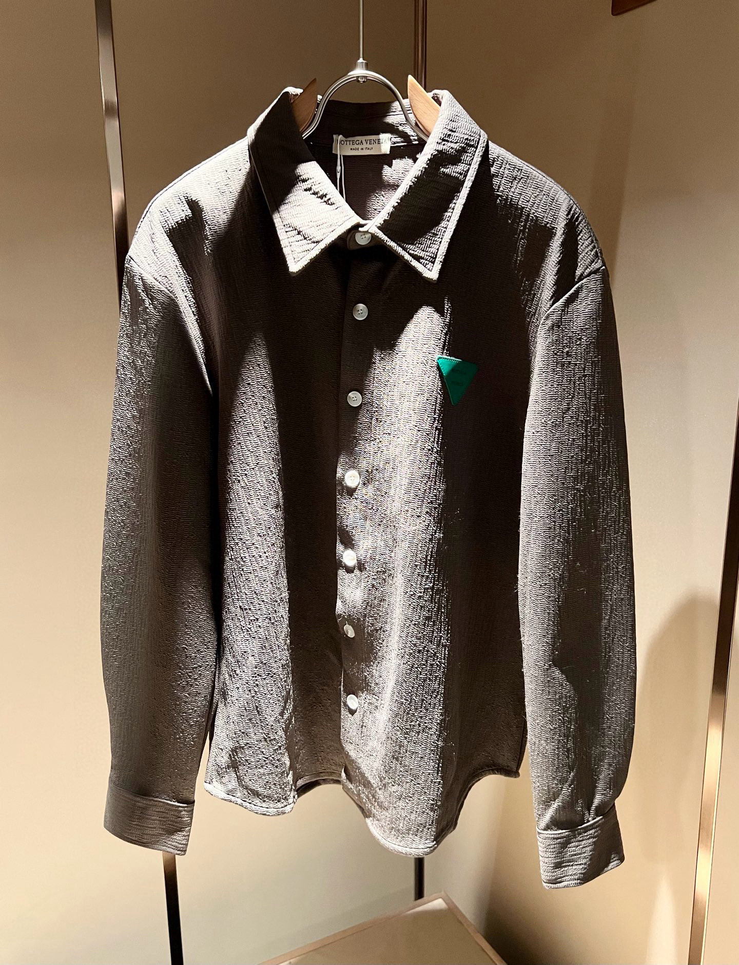 BottegaVene*a宝*嘉 2025秋冬新款男士衬衣，，这是今年目前为止最牛批的一款纯色高品质面料