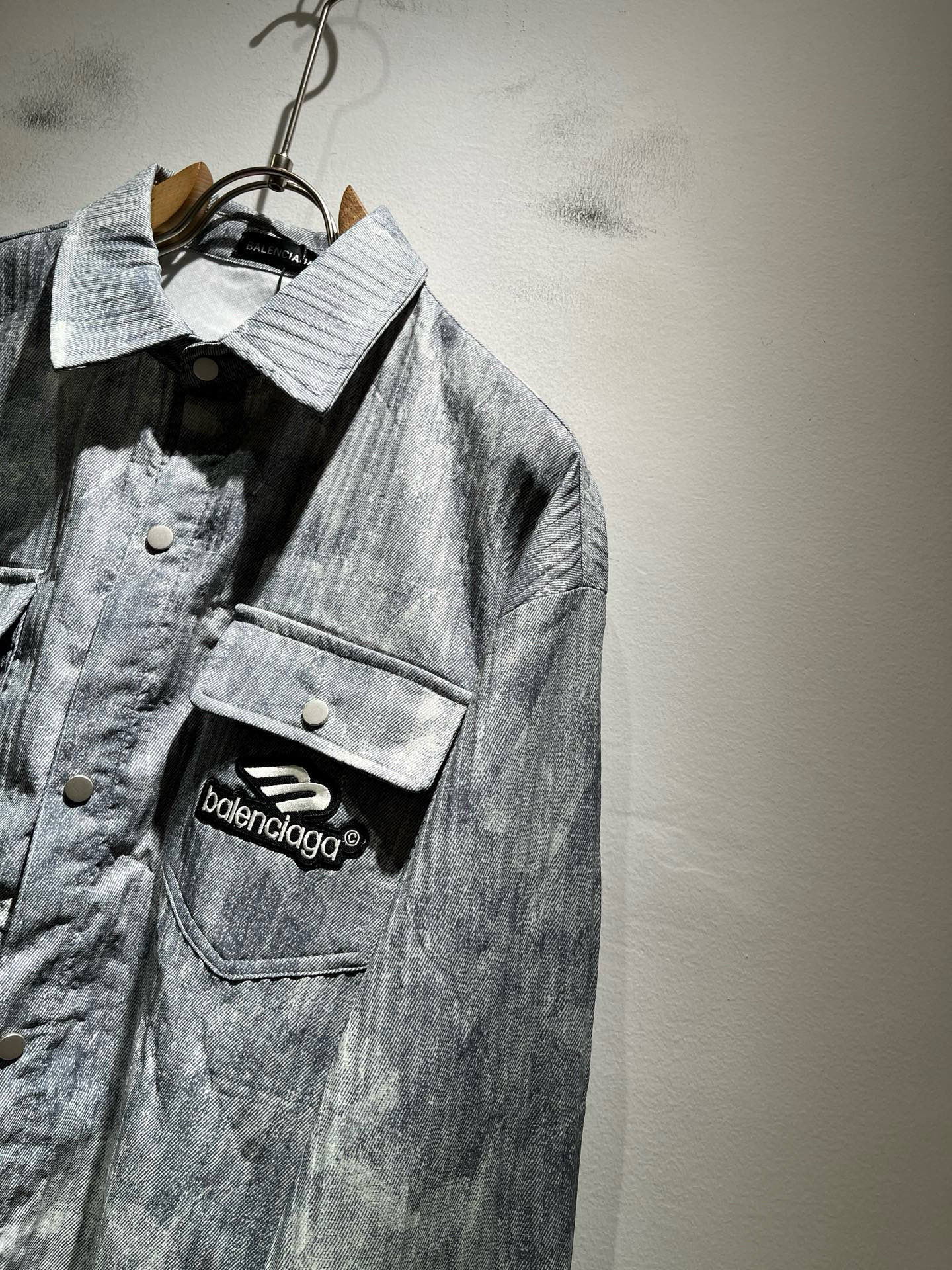 BALENCI*GA巴黎*家 2025秋冬新款男女同款👫衬衣，走秀图案印花时尚休闲衬衣，标志logo图案