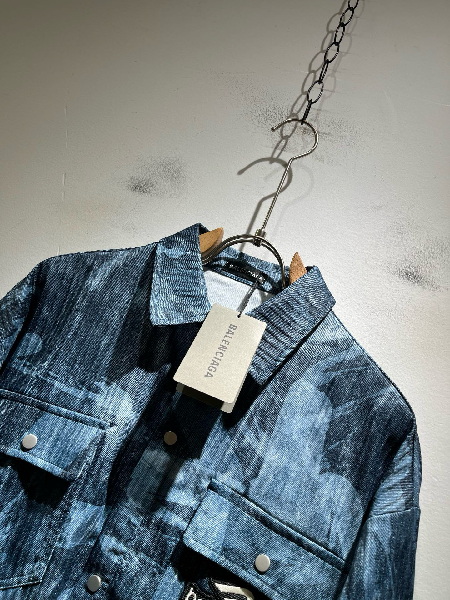 BALENCI*GA巴黎*家 2025秋冬新款男女同款👫衬衣，走秀图案印花时尚休闲衬衣，标志logo图案