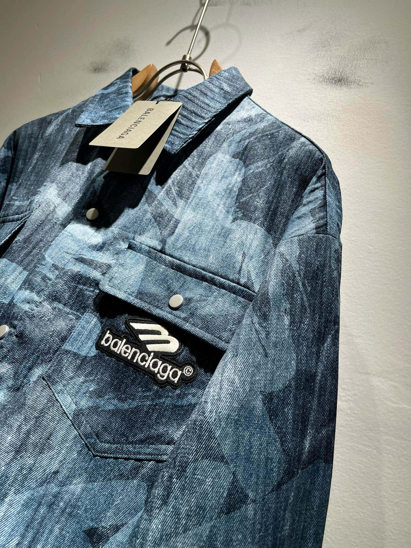 BALENCI*GA巴黎*家 2025秋冬新款男女同款👫衬衣，走秀图案印花时尚休闲衬衣，标志logo图案