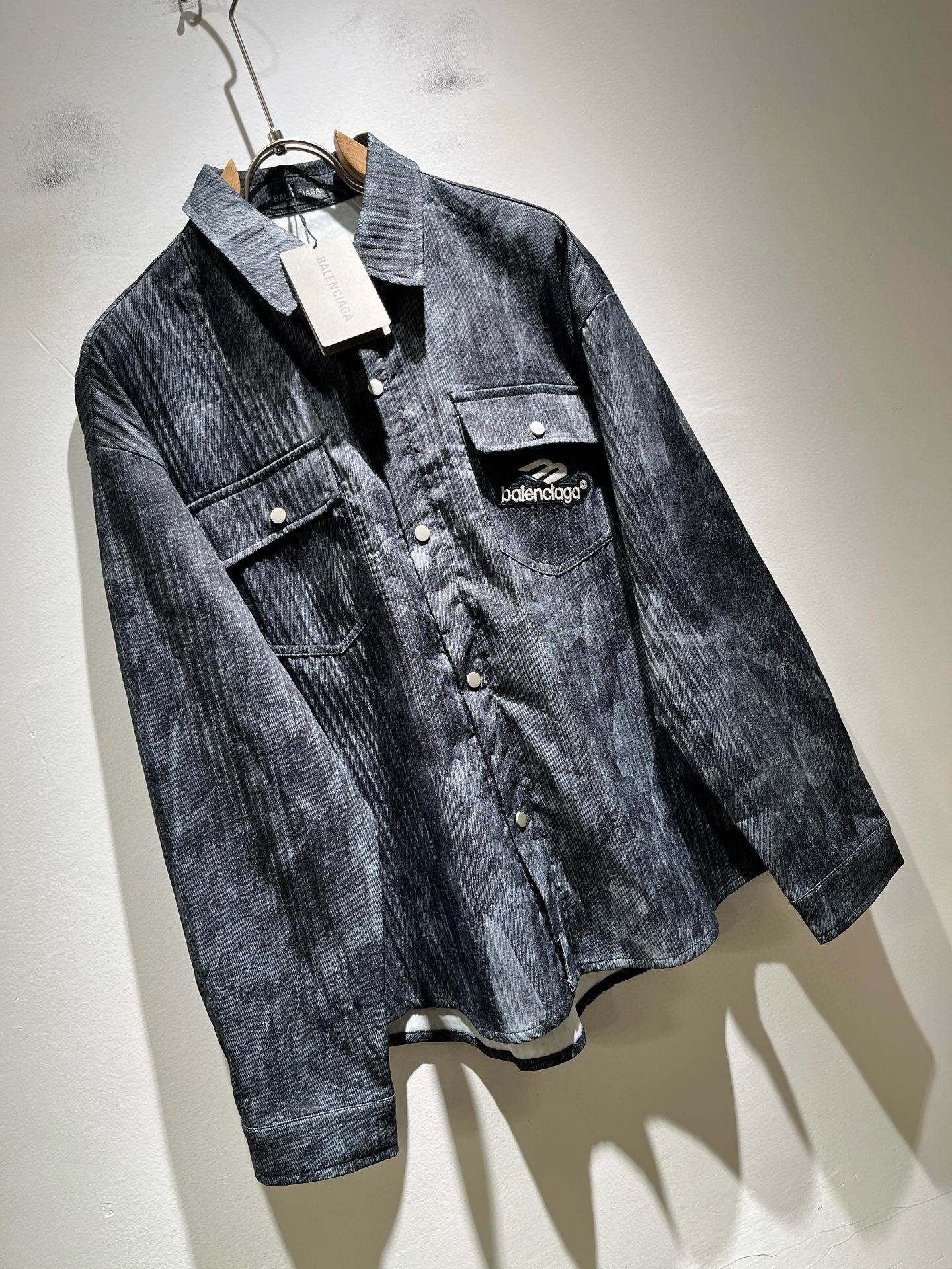 BALENCI*GA巴黎*家 2025秋冬新款男女同款👫衬衣，走秀图案印花时尚休闲衬衣，标志logo图案