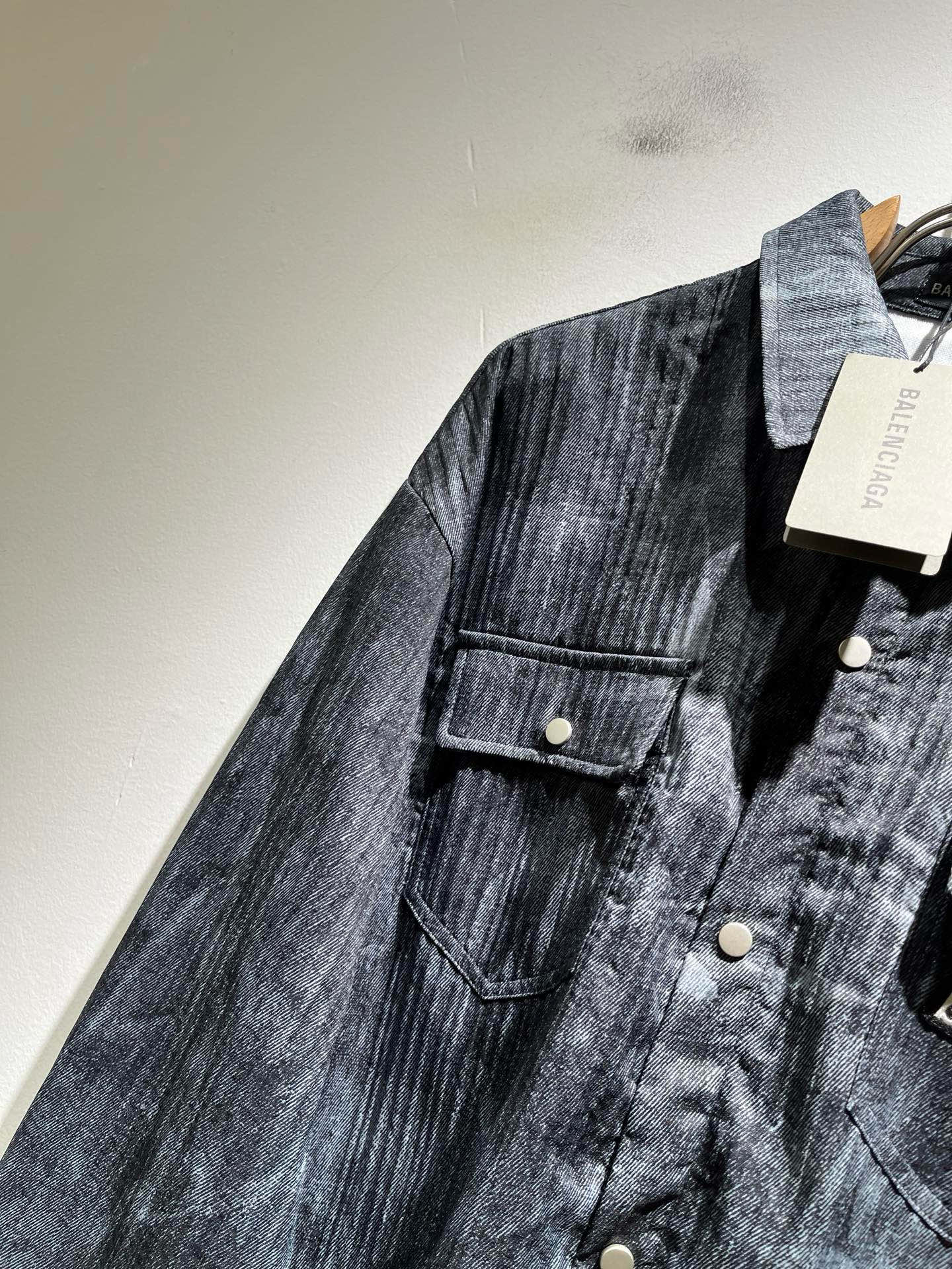 BALENCI*GA巴黎*家 2025秋冬新款男女同款👫衬衣，走秀图案印花时尚休闲衬衣，标志logo图案