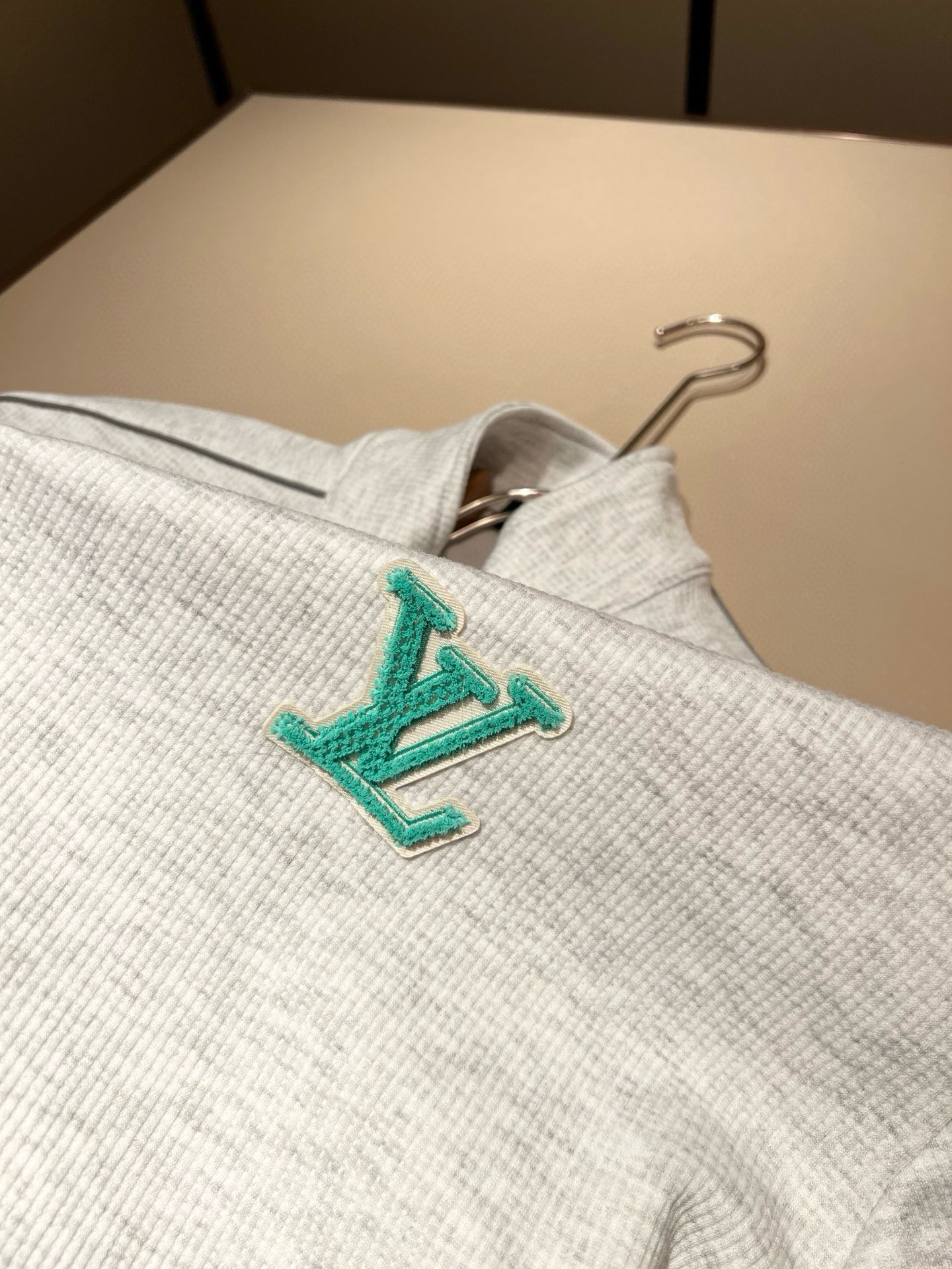 Louis Vuit*on 路易家族 2025秋冬新款套装，轻奢休闲套装，男女同款👫装饰！路易家族的新高