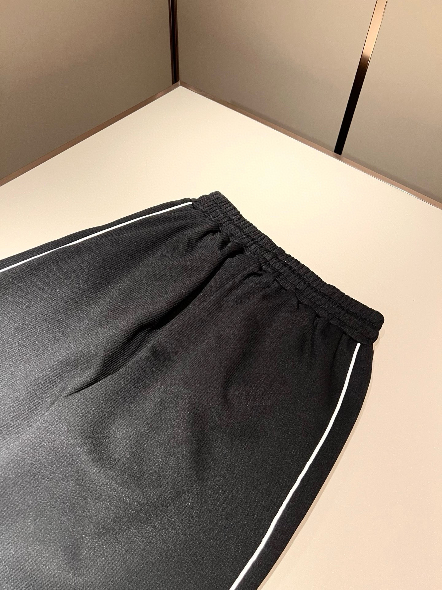 Louis Vuit*on 路易家族 2025秋冬新款套装，轻奢休闲套装，男女同款👫装饰！路易家族的新高