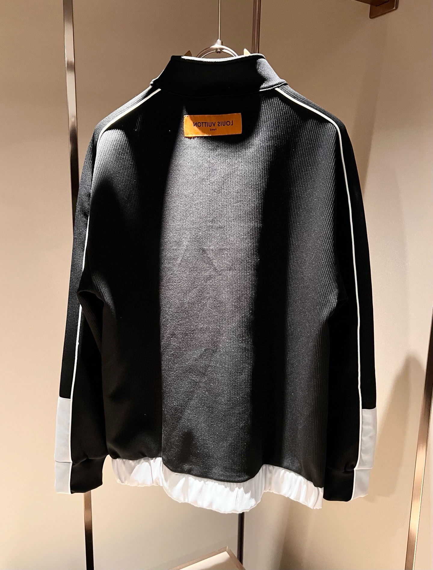 Louis Vuit*on 路易家族 2025秋冬新款套装，轻奢休闲套装，男女同款👫装饰！路易家族的新高