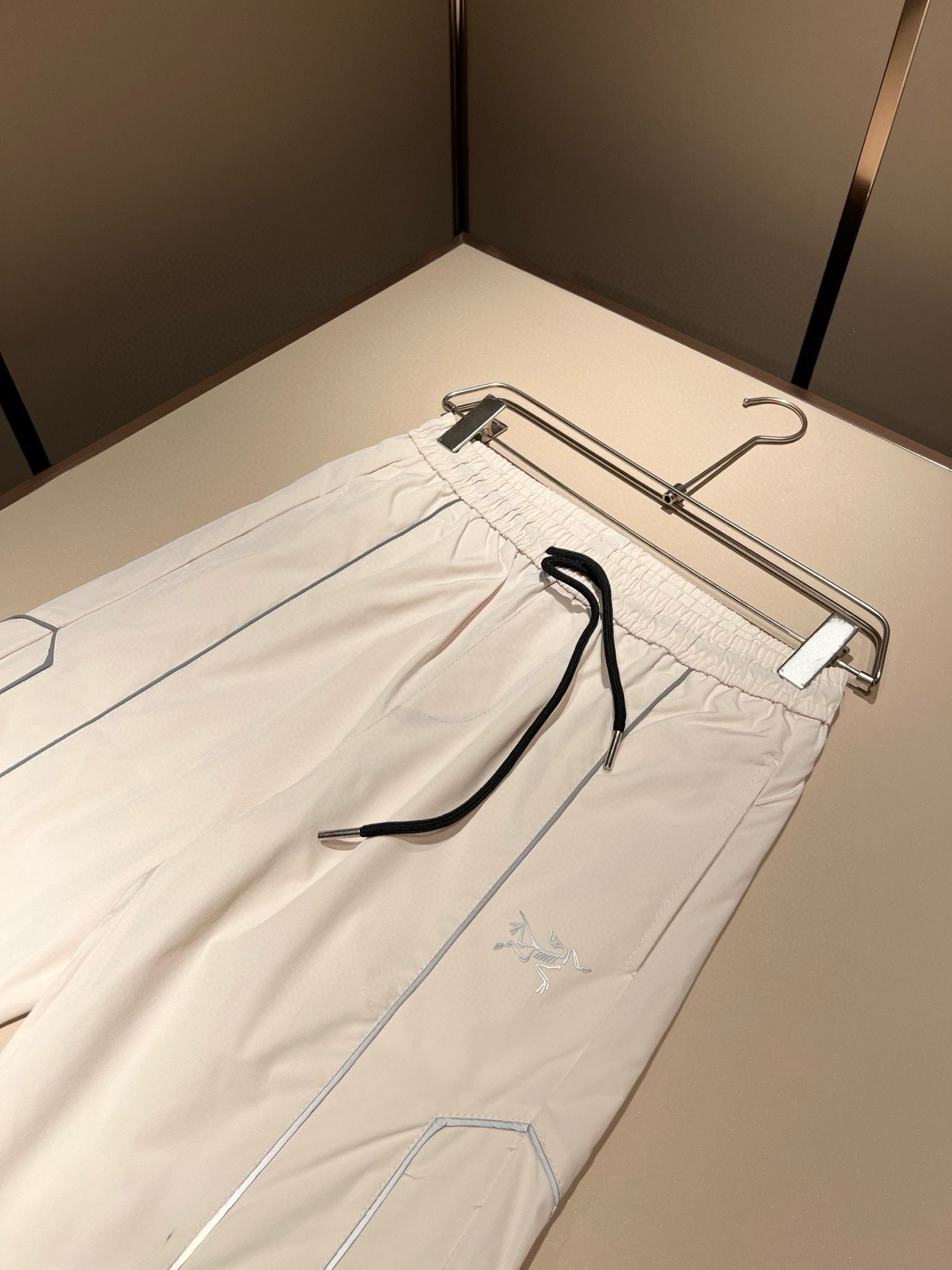 ARCTER*X始*祖鸟 2025秋冬新款休闲套装，户外品牌可能大家第一想到的就是加拿大鹅、始祖鸟。给人