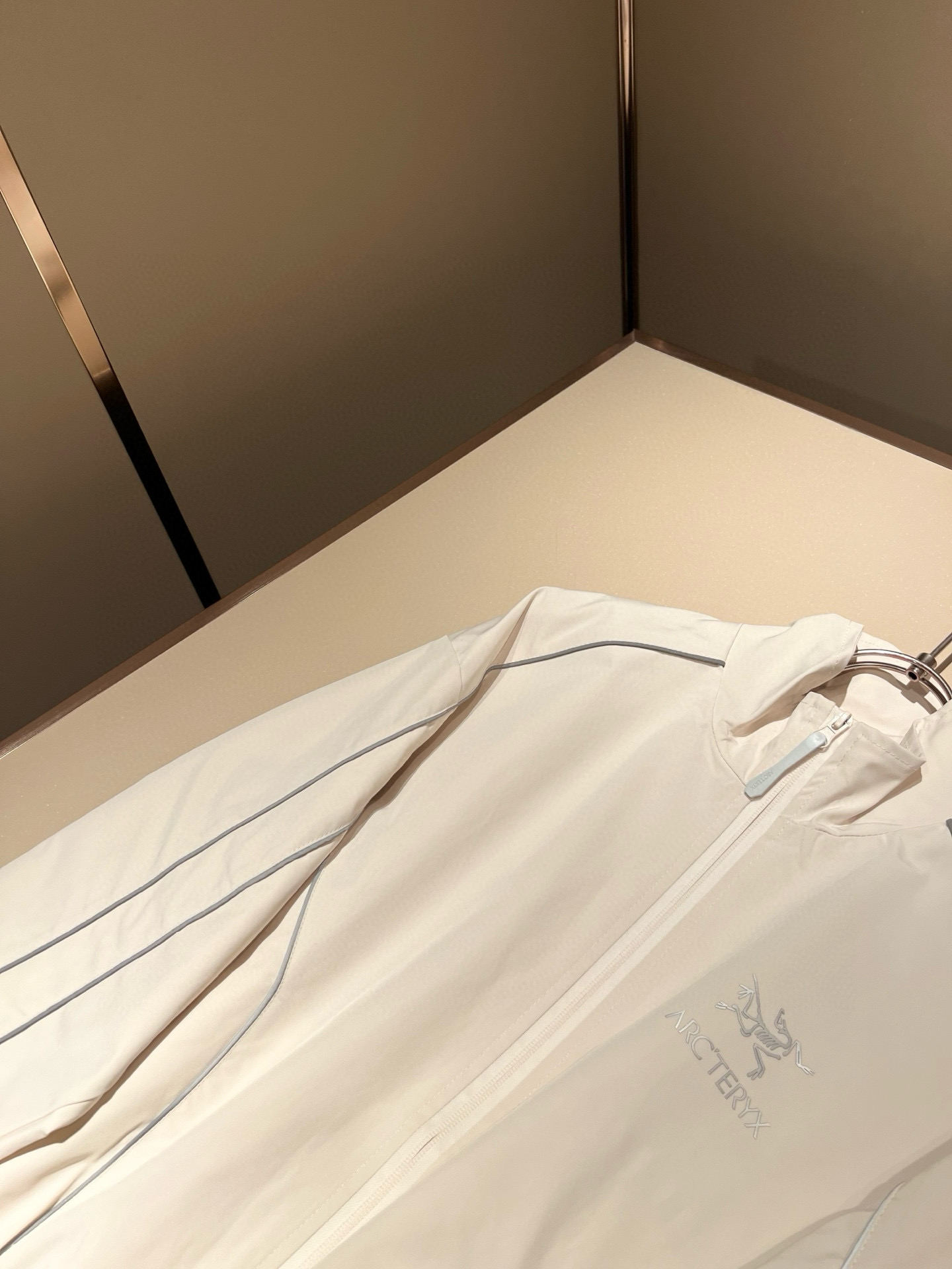 ARCTER*X始*祖鸟 2025秋冬新款休闲套装，户外品牌可能大家第一想到的就是加拿大鹅、始祖鸟。给人