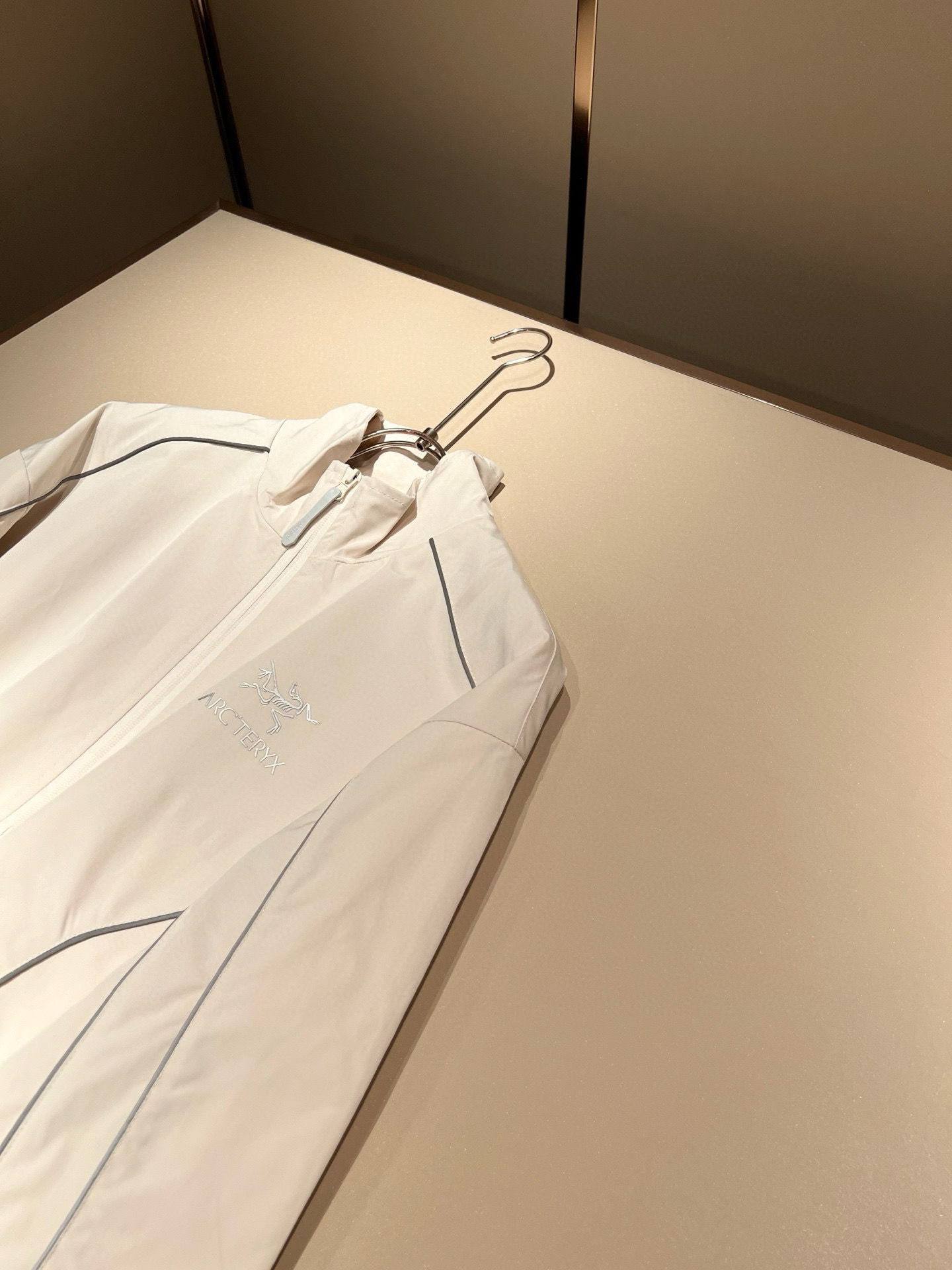 ARCTER*X始*祖鸟 2025秋冬新款休闲套装，户外品牌可能大家第一想到的就是加拿大鹅、始祖鸟。给人