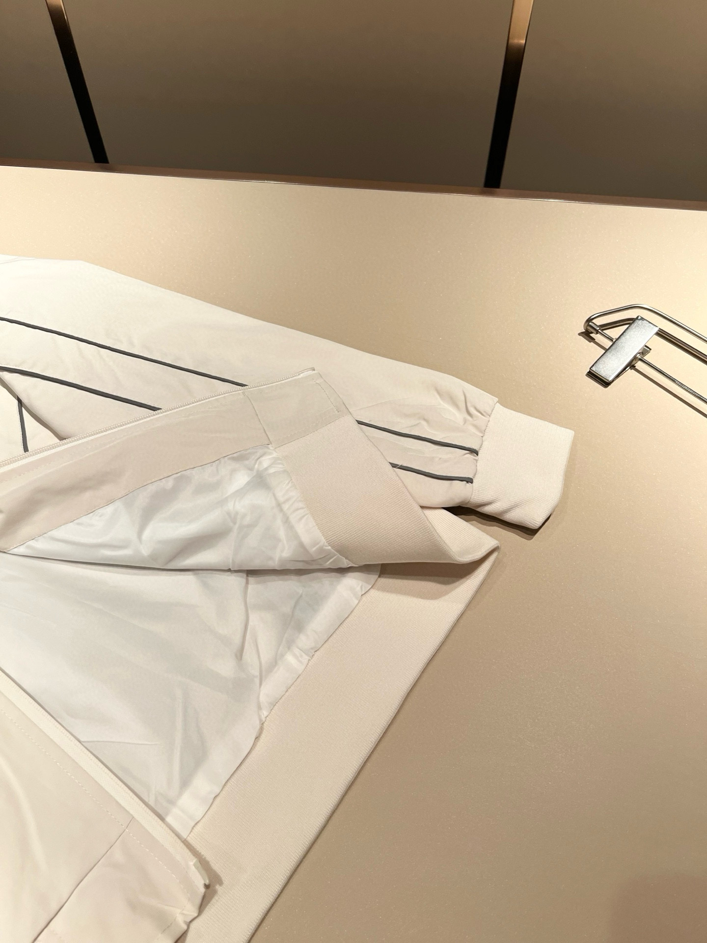 ARCTER*X始*祖鸟 2025秋冬新款休闲套装，户外品牌可能大家第一想到的就是加拿大鹅、始祖鸟。给人