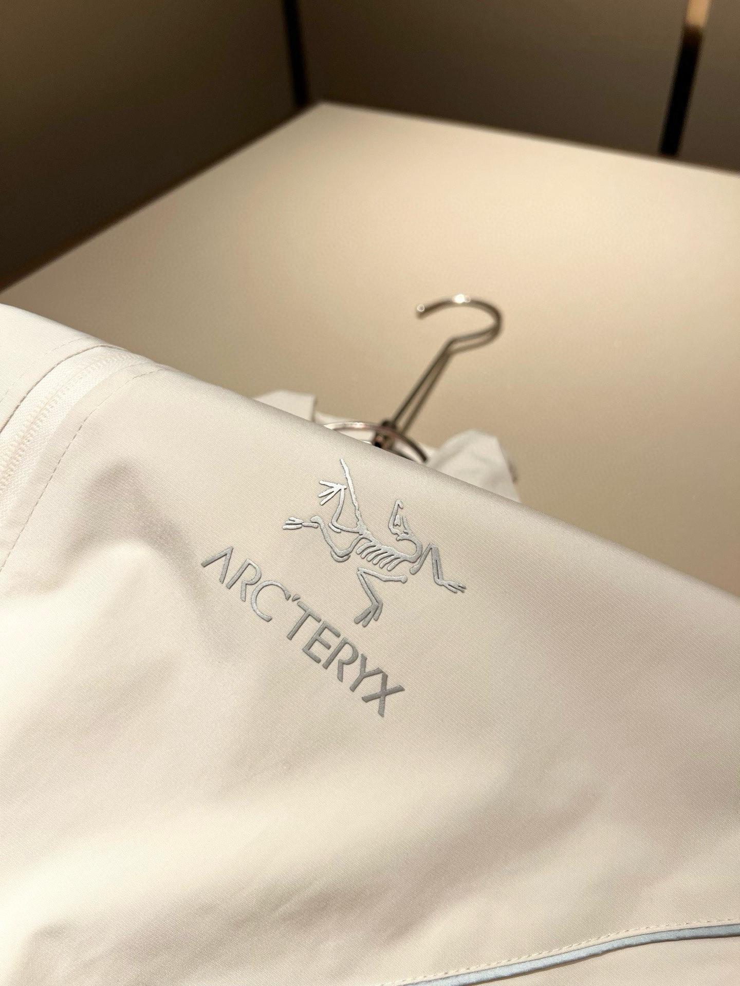 ARCTER*X始*祖鸟 2025秋冬新款休闲套装，户外品牌可能大家第一想到的就是加拿大鹅、始祖鸟。给人