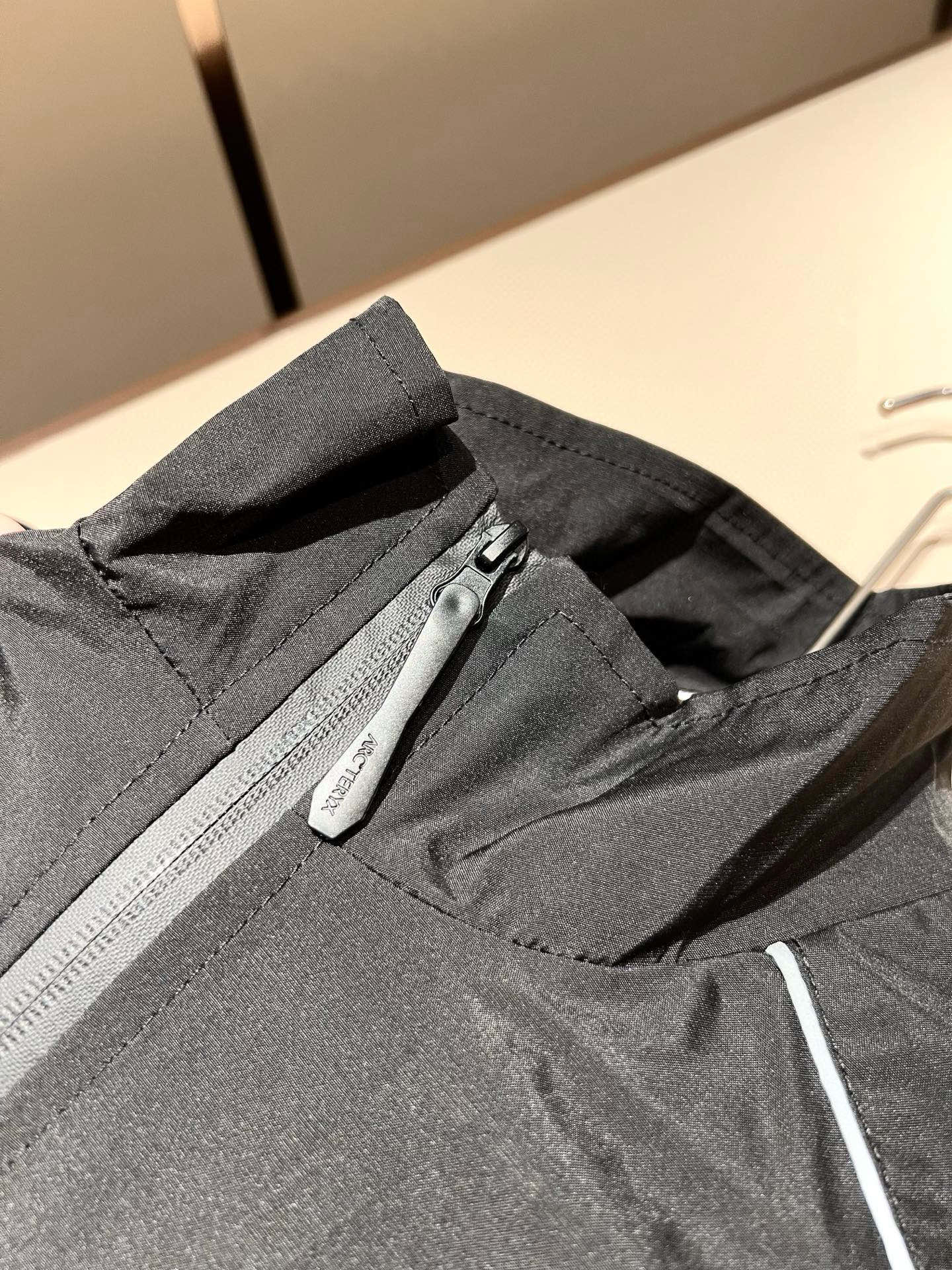 ARCTER*X始*祖鸟 2025秋冬新款休闲套装，户外品牌可能大家第一想到的就是加拿大鹅、始祖鸟。给人