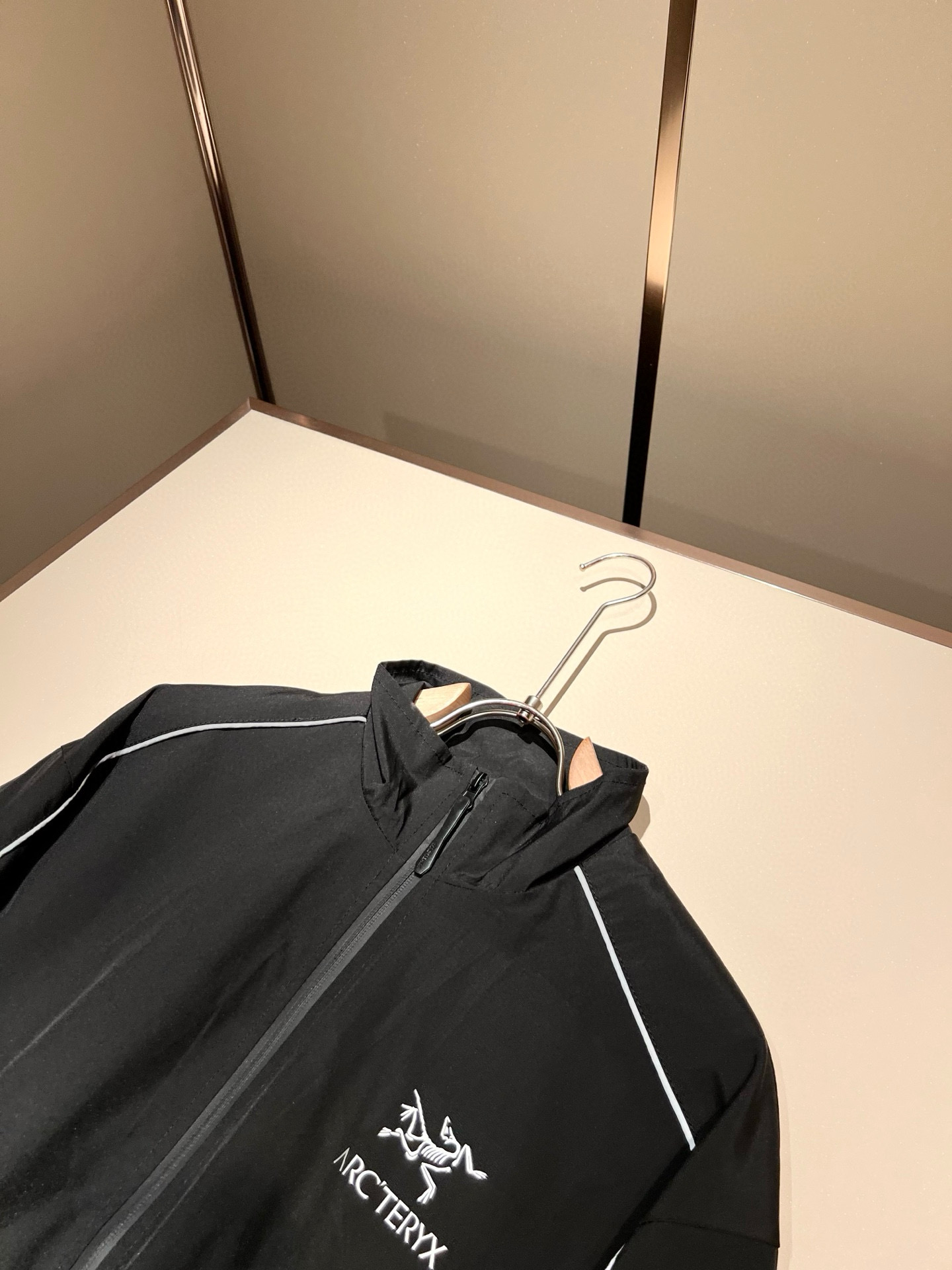 ARCTER*X始*祖鸟 2025秋冬新款休闲套装，户外品牌可能大家第一想到的就是加拿大鹅、始祖鸟。给人