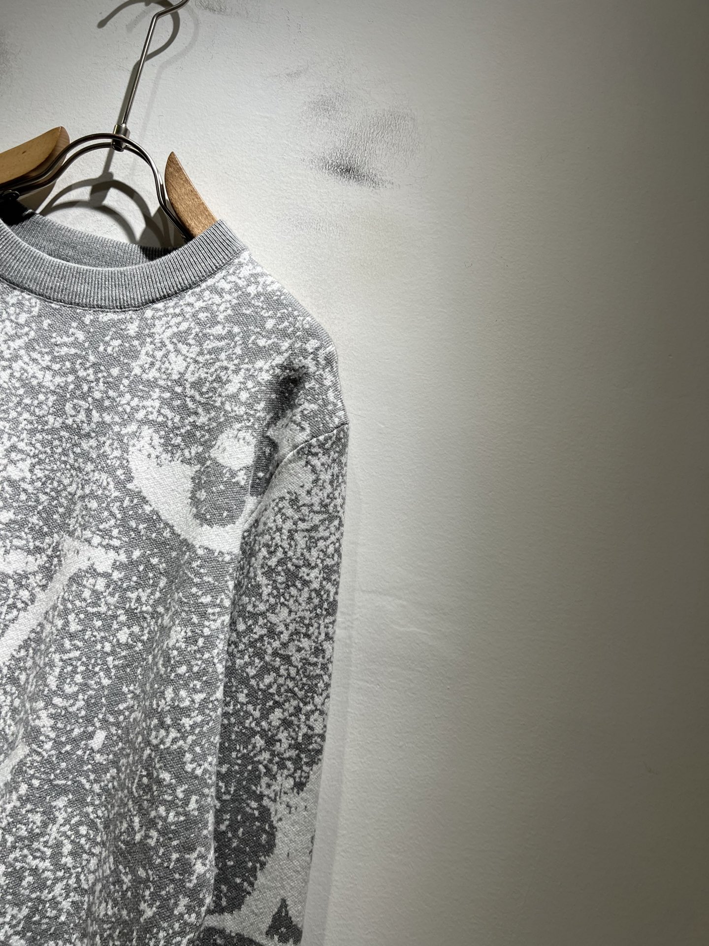 Louis Vuit*on 2025秋冬路易家族轻奢Monogram钩织针织羊毛衫！男女同款👫装饰！ 路