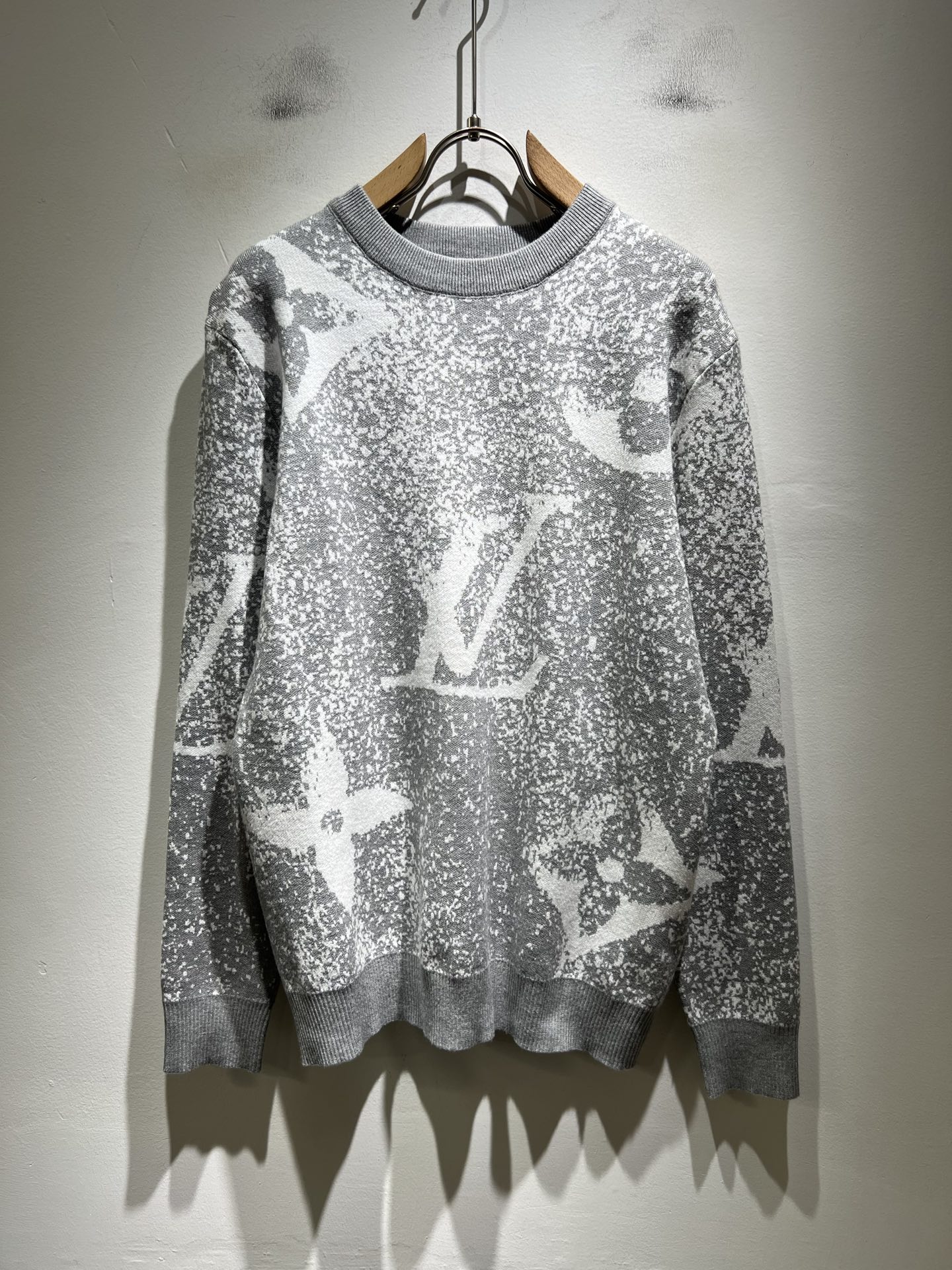 Louis Vuit*on 2025秋冬路易家族轻奢Monogram钩织针织羊毛衫！男女同款👫装饰！ 路