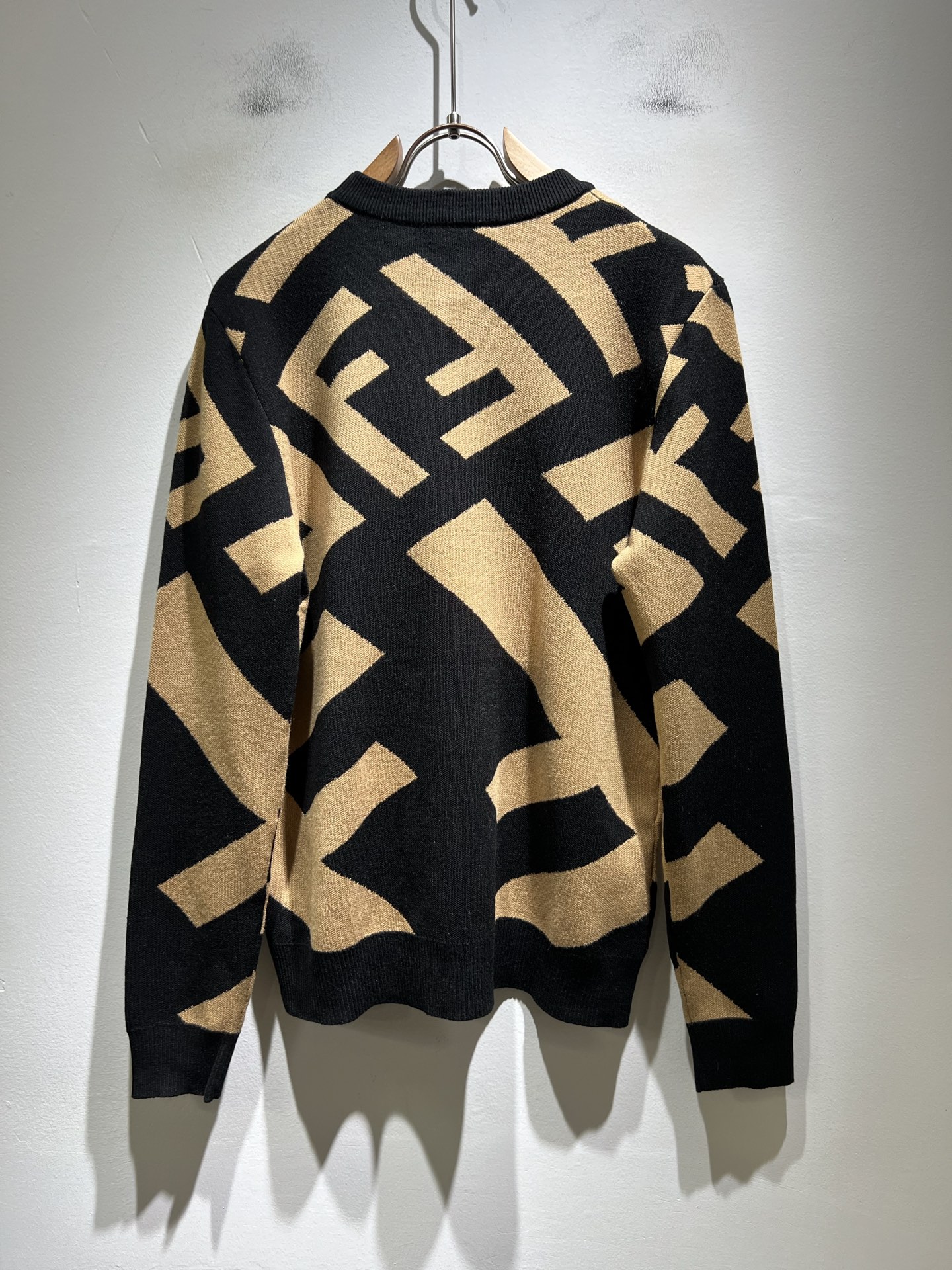 FEN*I 芬*迪 2025秋冬新款FD家族男女同款针织羊毛衫，男女同款👫百搭。意大利原厂订单，FD家族