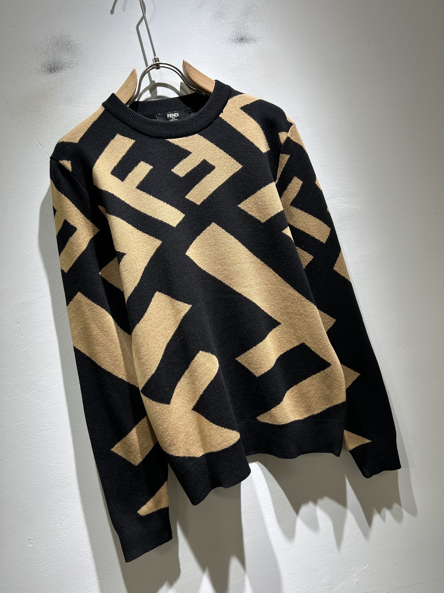 FEN*I 芬*迪 2025秋冬新款FD家族男女同款针织羊毛衫，男女同款👫百搭。意大利原厂订单，FD家族