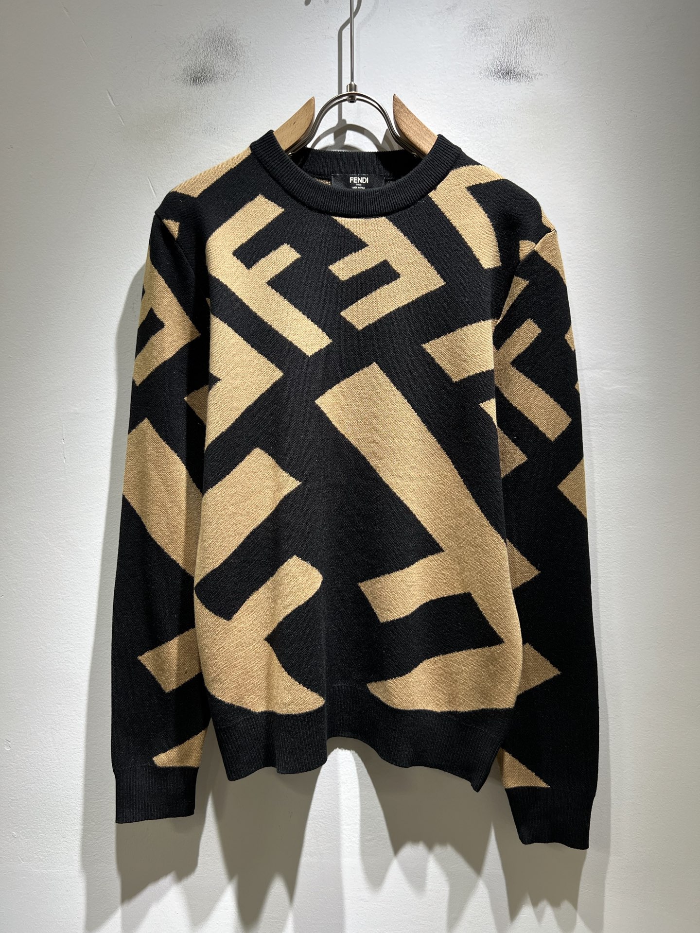 FEN*I 芬*迪 2025秋冬新款FD家族男女同款针织羊毛衫，男女同款👫百搭。意大利原厂订单，FD家族