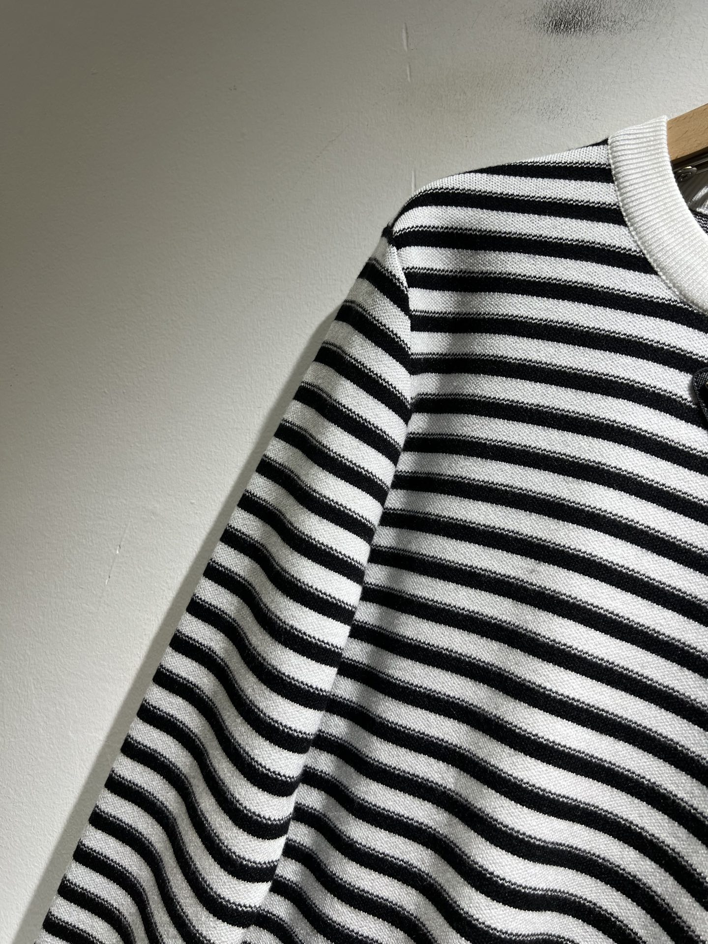 PRAD*A普*达2025秋冬新款男士针织羊毛衫，最新款全网独家首上！！~既经典有时尚百搭，谁不爱啊，将