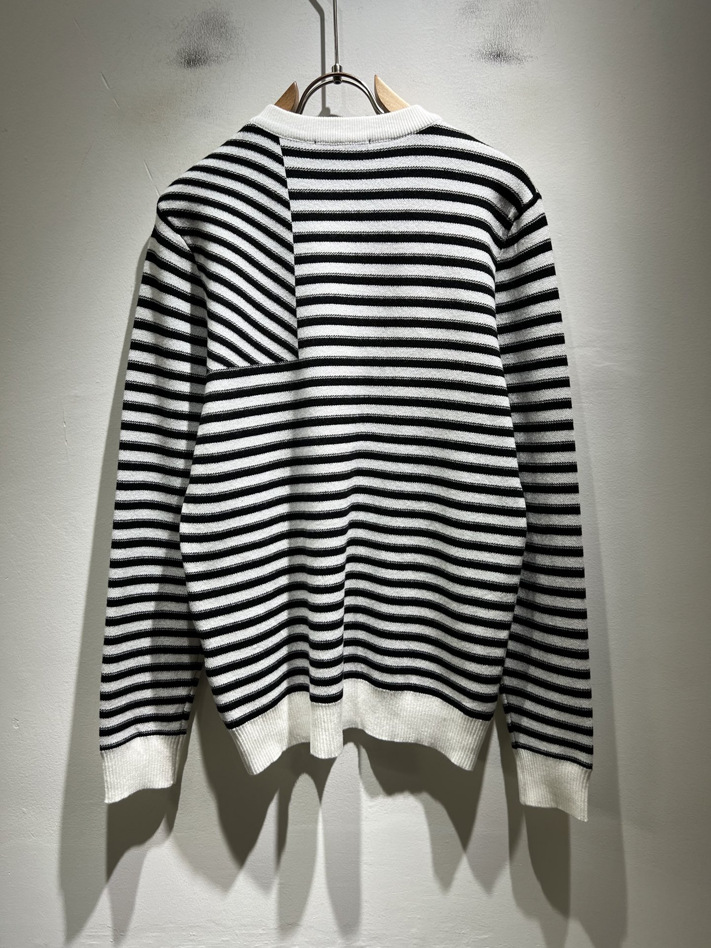 PRAD*A普*达2025秋冬新款男士针织羊毛衫，最新款全网独家首上！！~既经典有时尚百搭，谁不爱啊，将