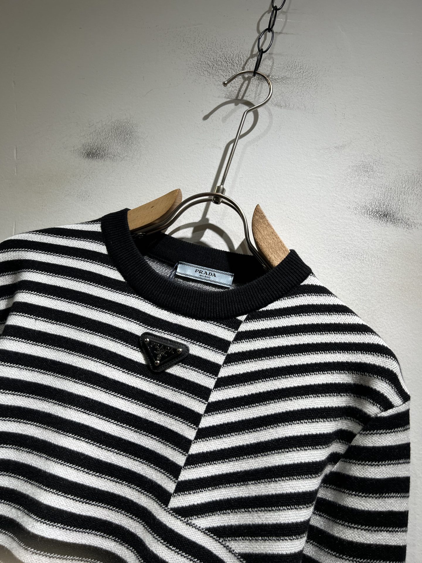 PRAD*A普*达2025秋冬新款男士针织羊毛衫，最新款全网独家首上！！~既经典有时尚百搭，谁不爱啊，将