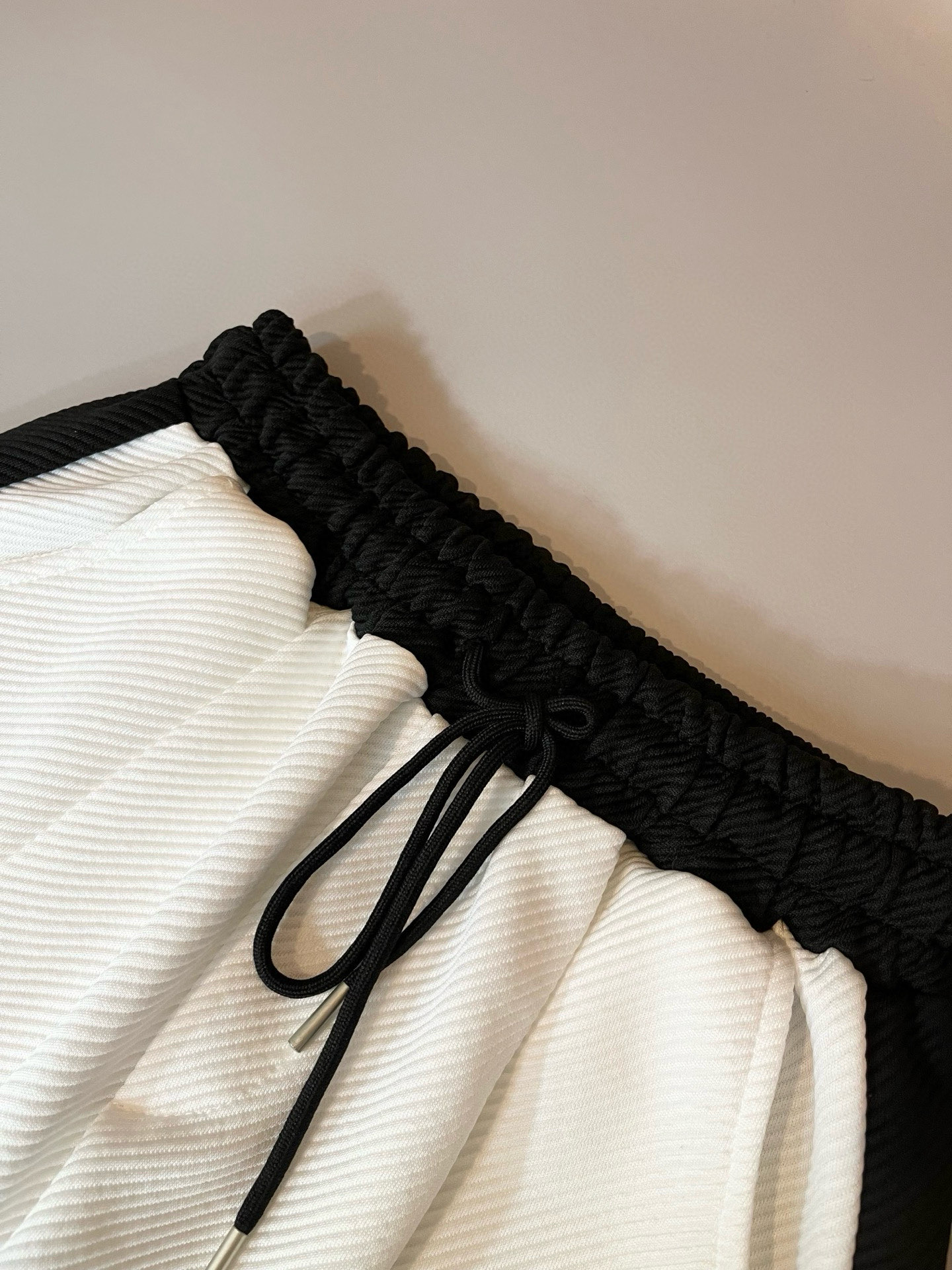 Louis Vuit*on 路易家族 2025秋冬新款套装，轻奢休闲套装，男女同款👫装饰！路易家族的新高