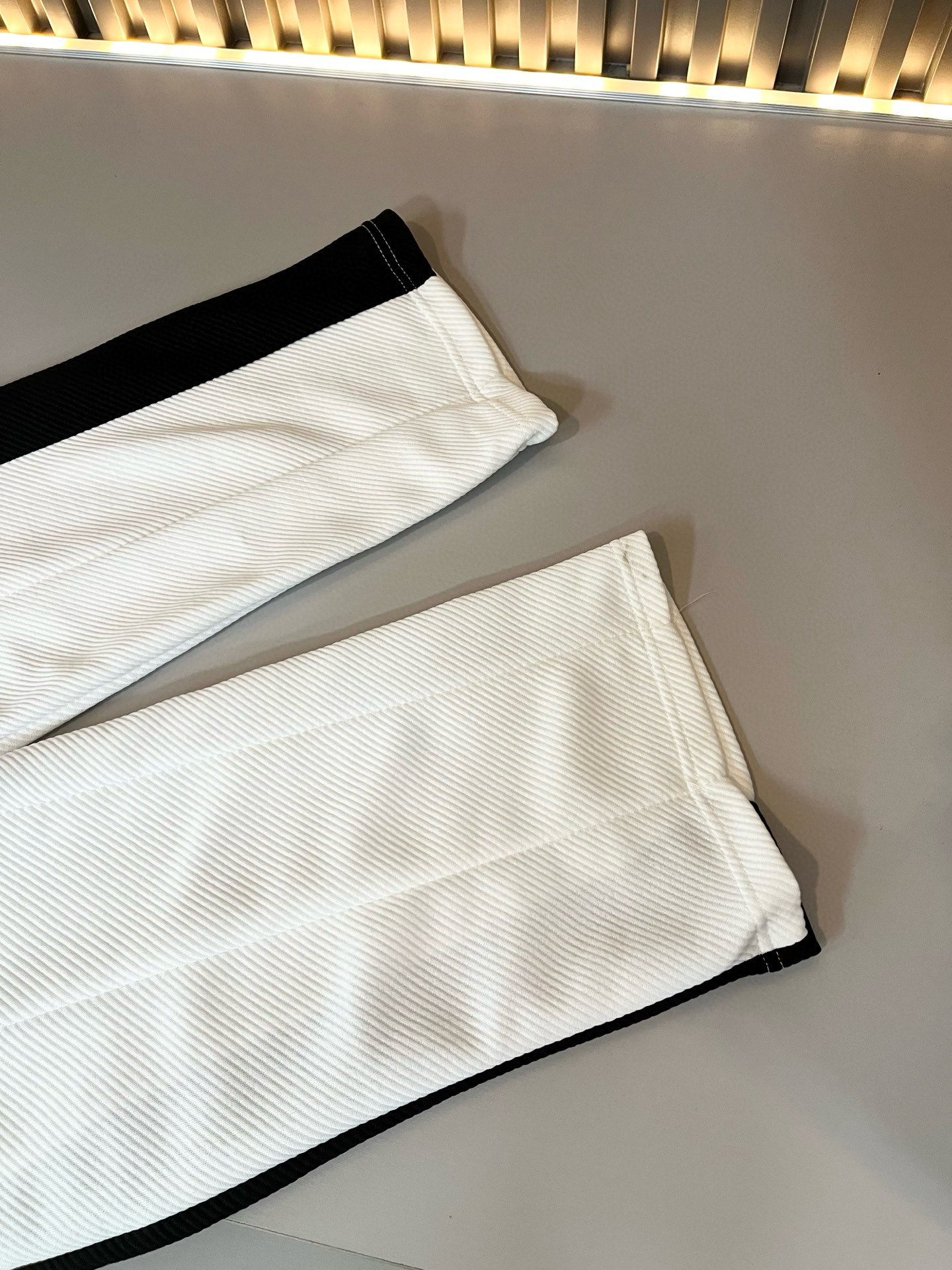 Louis Vuit*on 路易家族 2025秋冬新款套装，轻奢休闲套装，男女同款👫装饰！路易家族的新高