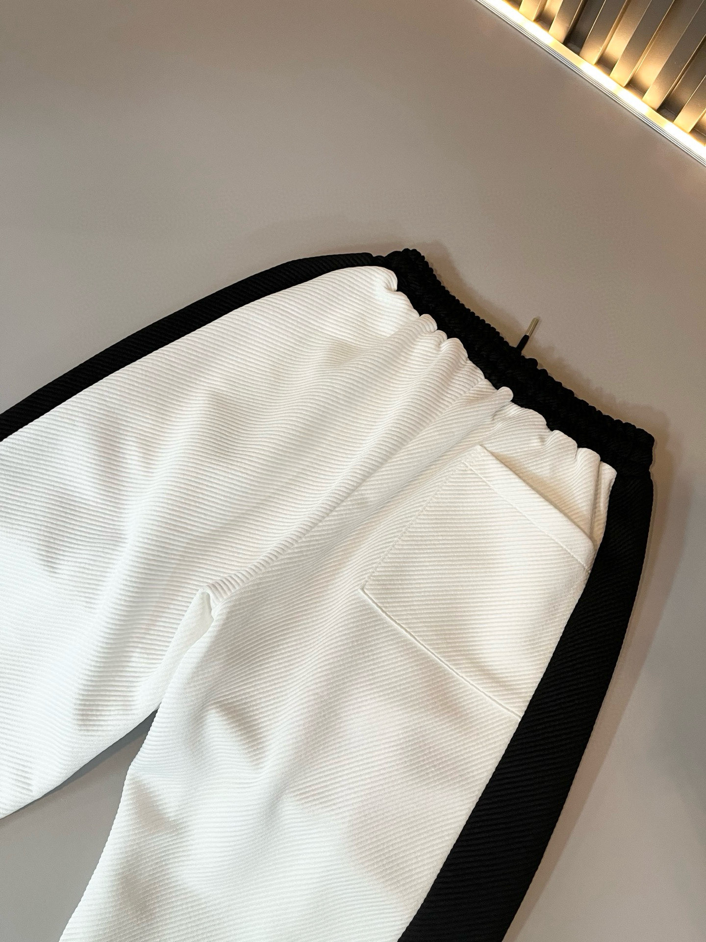 Louis Vuit*on 路易家族 2025秋冬新款套装，轻奢休闲套装，男女同款👫装饰！路易家族的新高