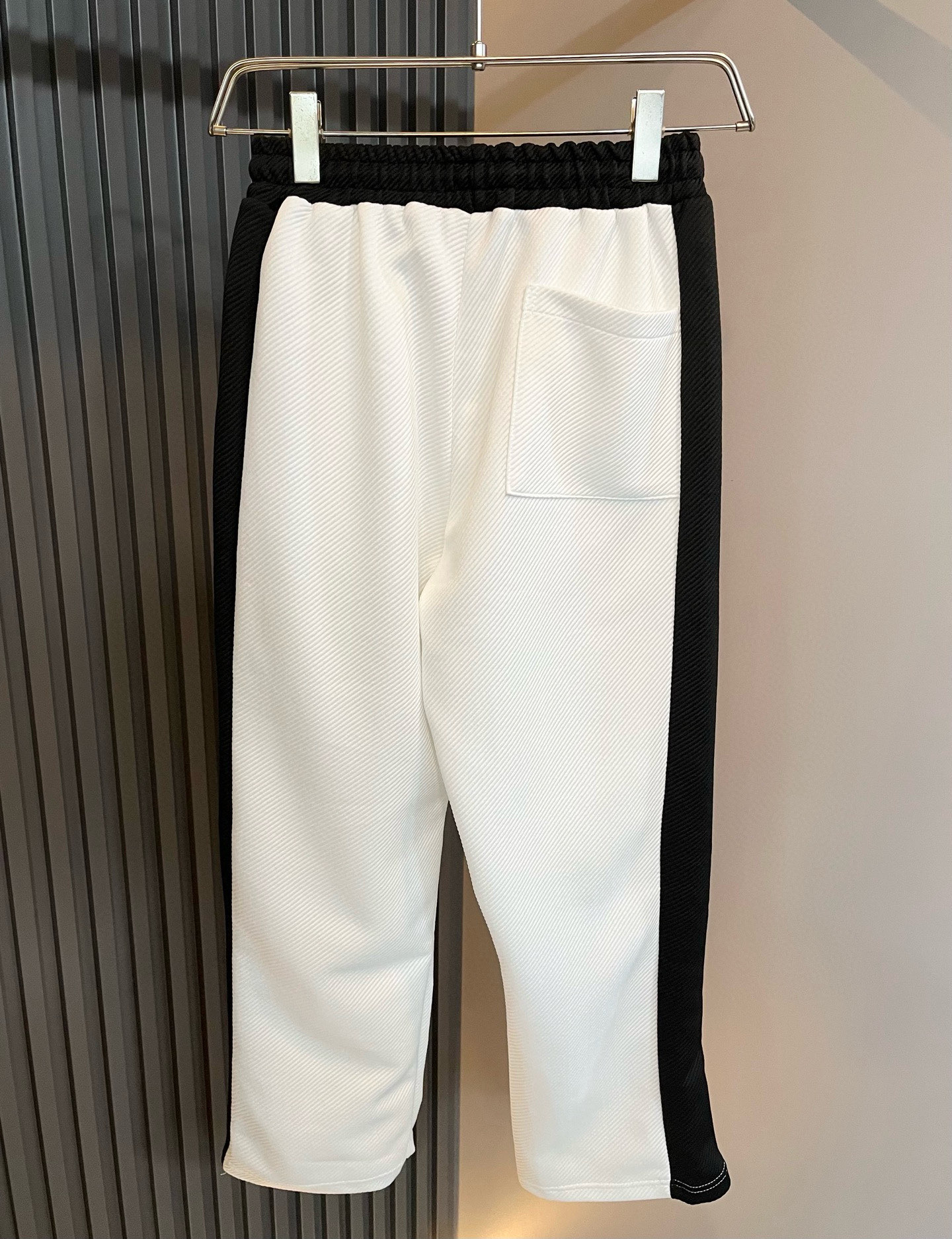 Louis Vuit*on 路易家族 2025秋冬新款套装，轻奢休闲套装，男女同款👫装饰！路易家族的新高