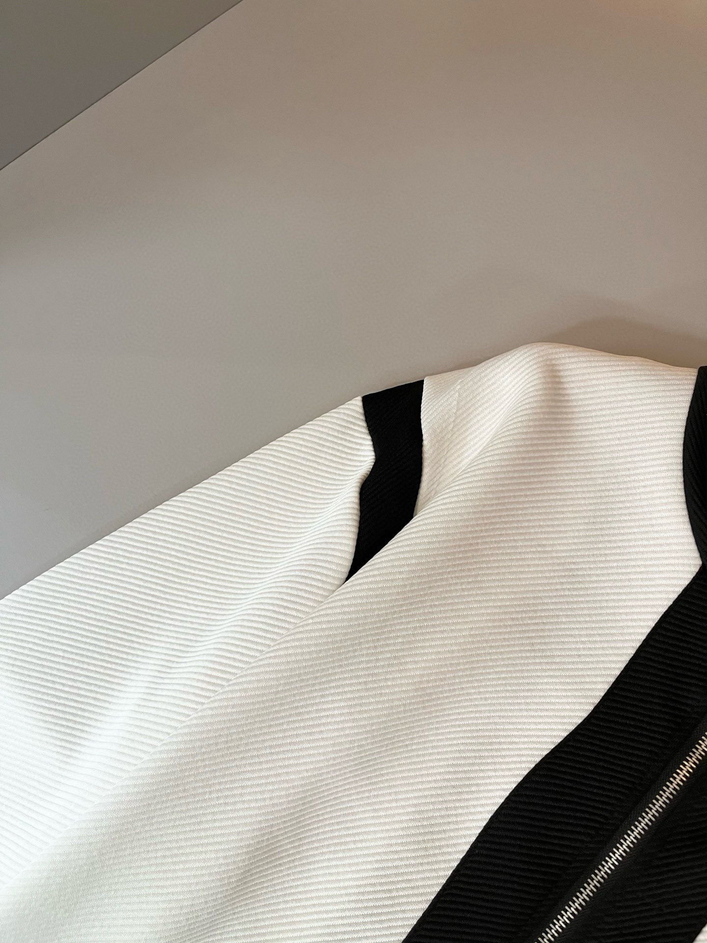 Louis Vuit*on 路易家族 2025秋冬新款套装，轻奢休闲套装，男女同款👫装饰！路易家族的新高