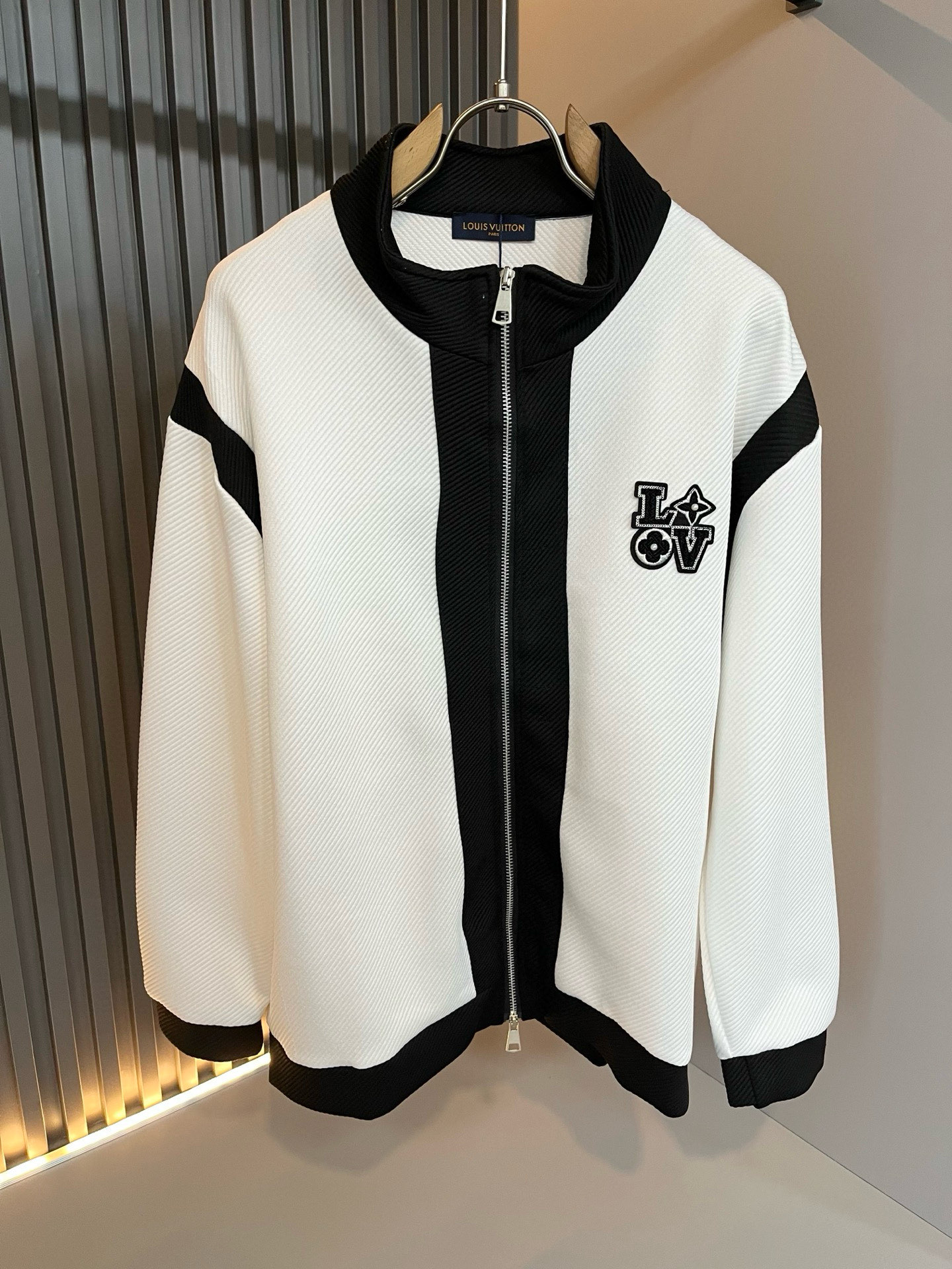 Louis Vuit*on 路易家族 2025秋冬新款套装，轻奢休闲套装，男女同款👫装饰！路易家族的新高