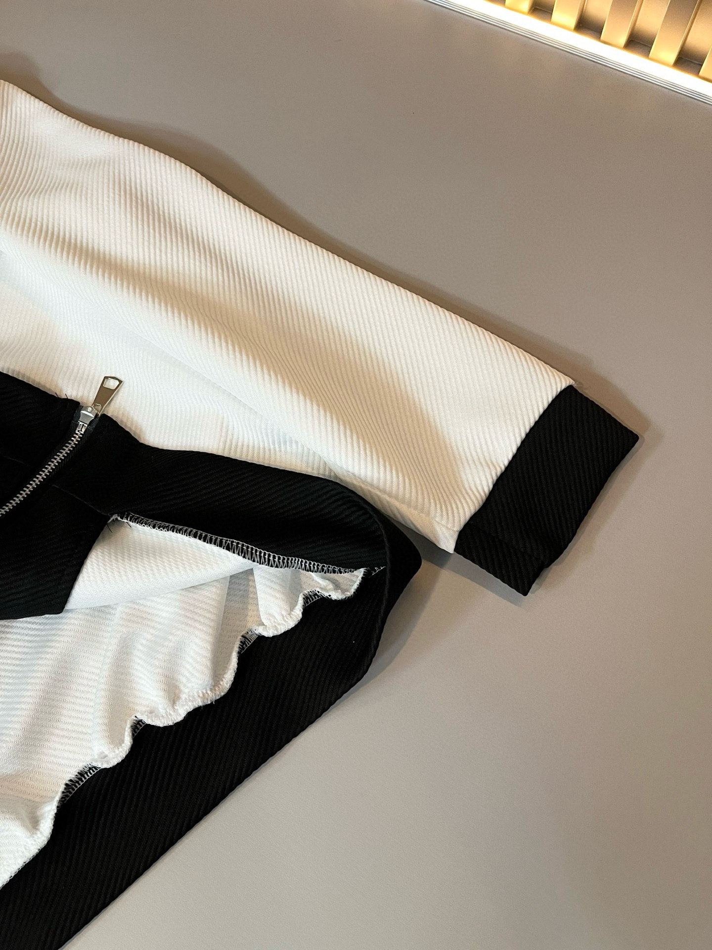 Louis Vuit*on 路易家族 2025秋冬新款套装，轻奢休闲套装，男女同款👫装饰！路易家族的新高