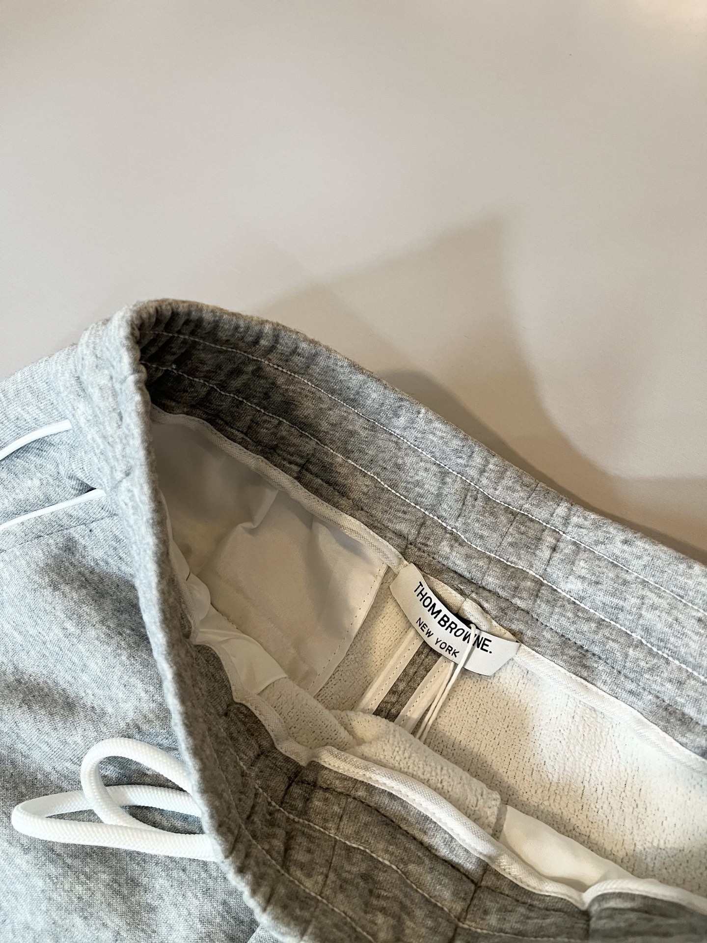 ThomBrow*e汤姆*朗 ~⚠️加绒款！2025秋季新品男女同款👫休闲裤，官网同步有售，休闲经典，独