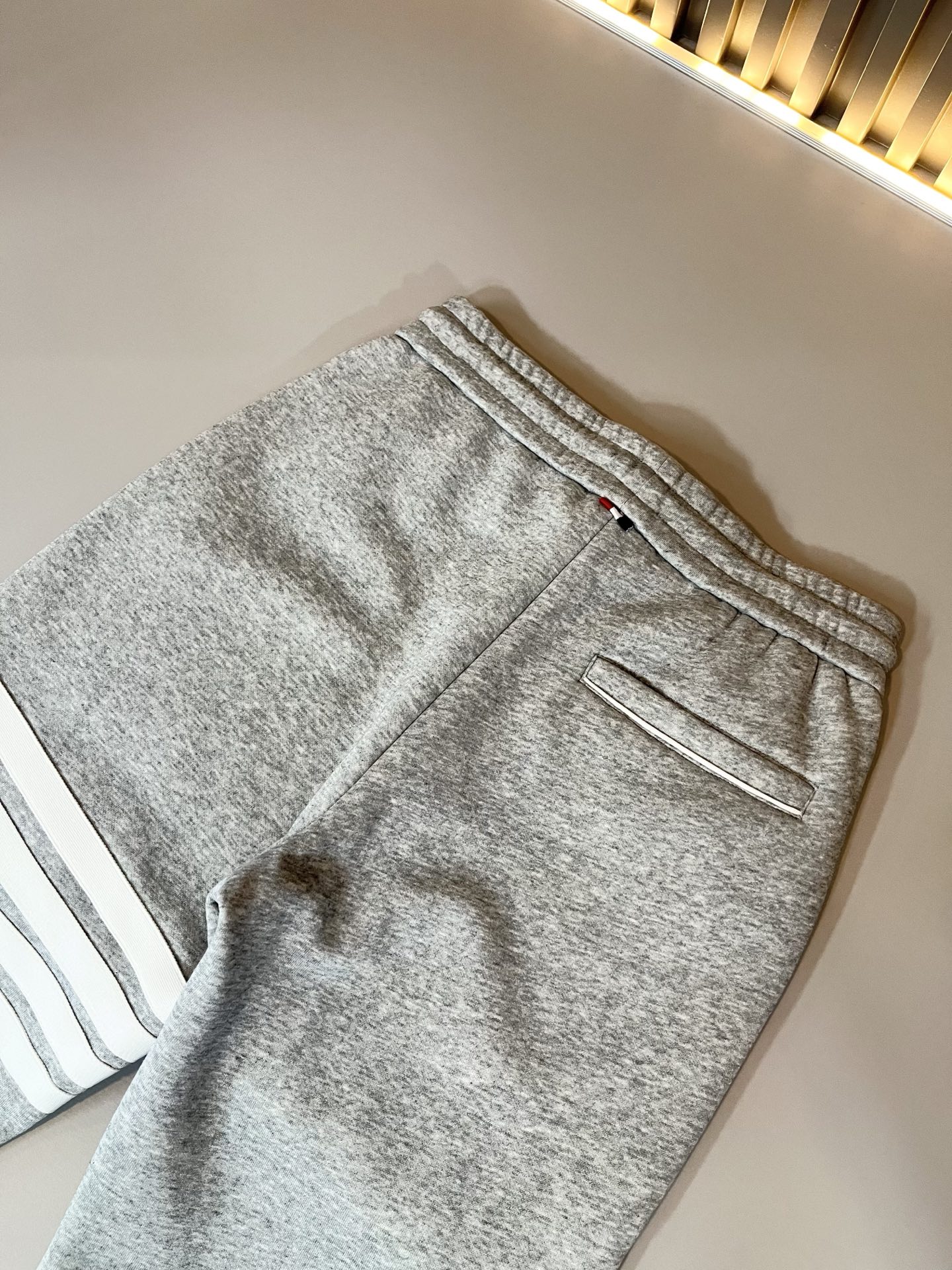 ThomBrow*e汤姆*朗 ~⚠️加绒款！2025秋季新品男女同款👫休闲裤，官网同步有售，休闲经典，独