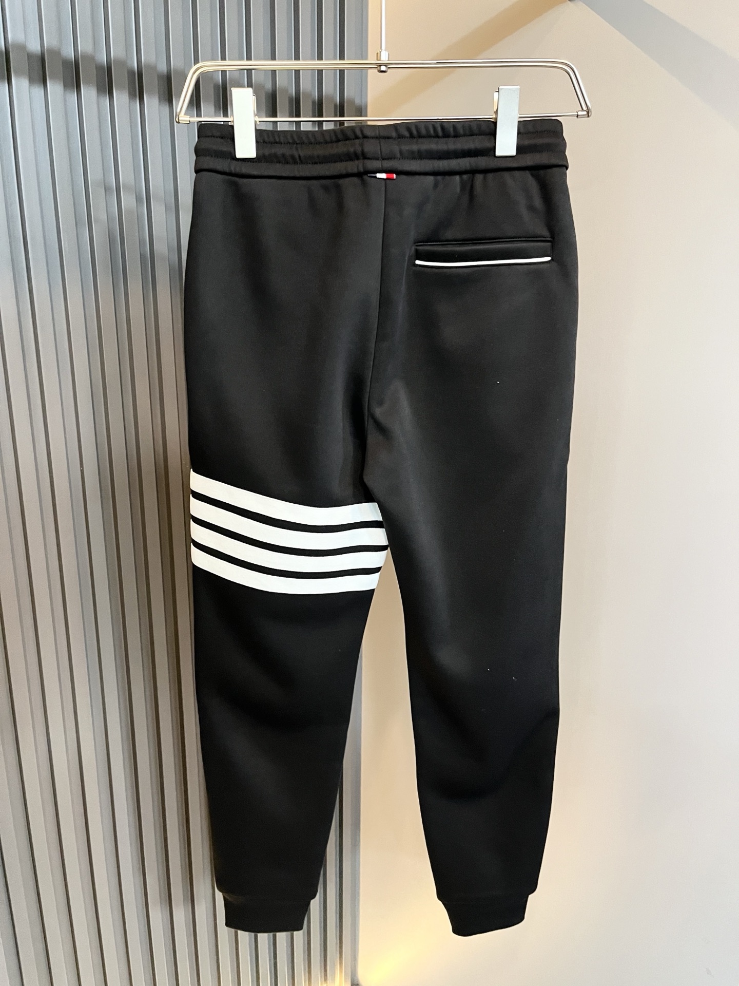 ThomBrow*e汤姆*朗 ~⚠️加绒款！2025秋季新品男女同款👫休闲裤，官网同步有售，休闲经典，独