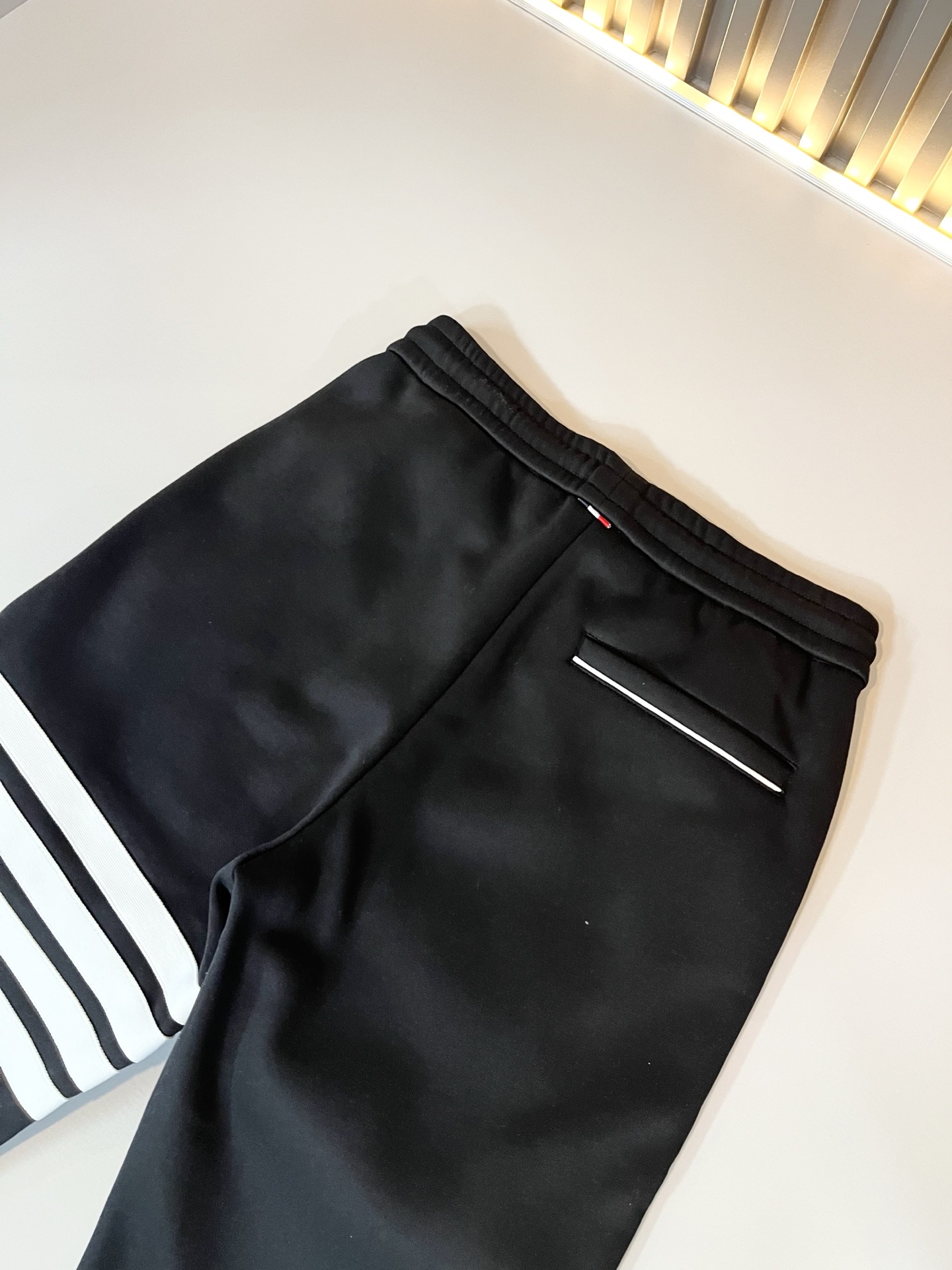 ThomBrow*e汤姆*朗 ~⚠️加绒款！2025秋季新品男女同款👫休闲裤，官网同步有售，休闲经典，独