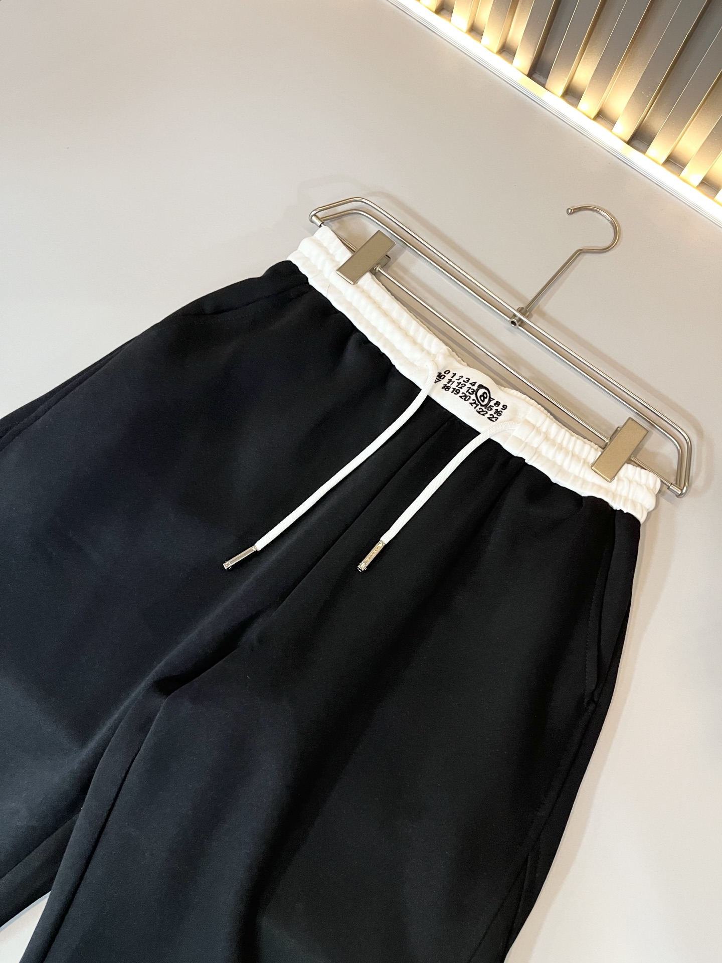 马吉拉 maison margiel 2025秋冬新款男女同款👫休闲裤，专柜同步发售！定制专属洗水纯棉面