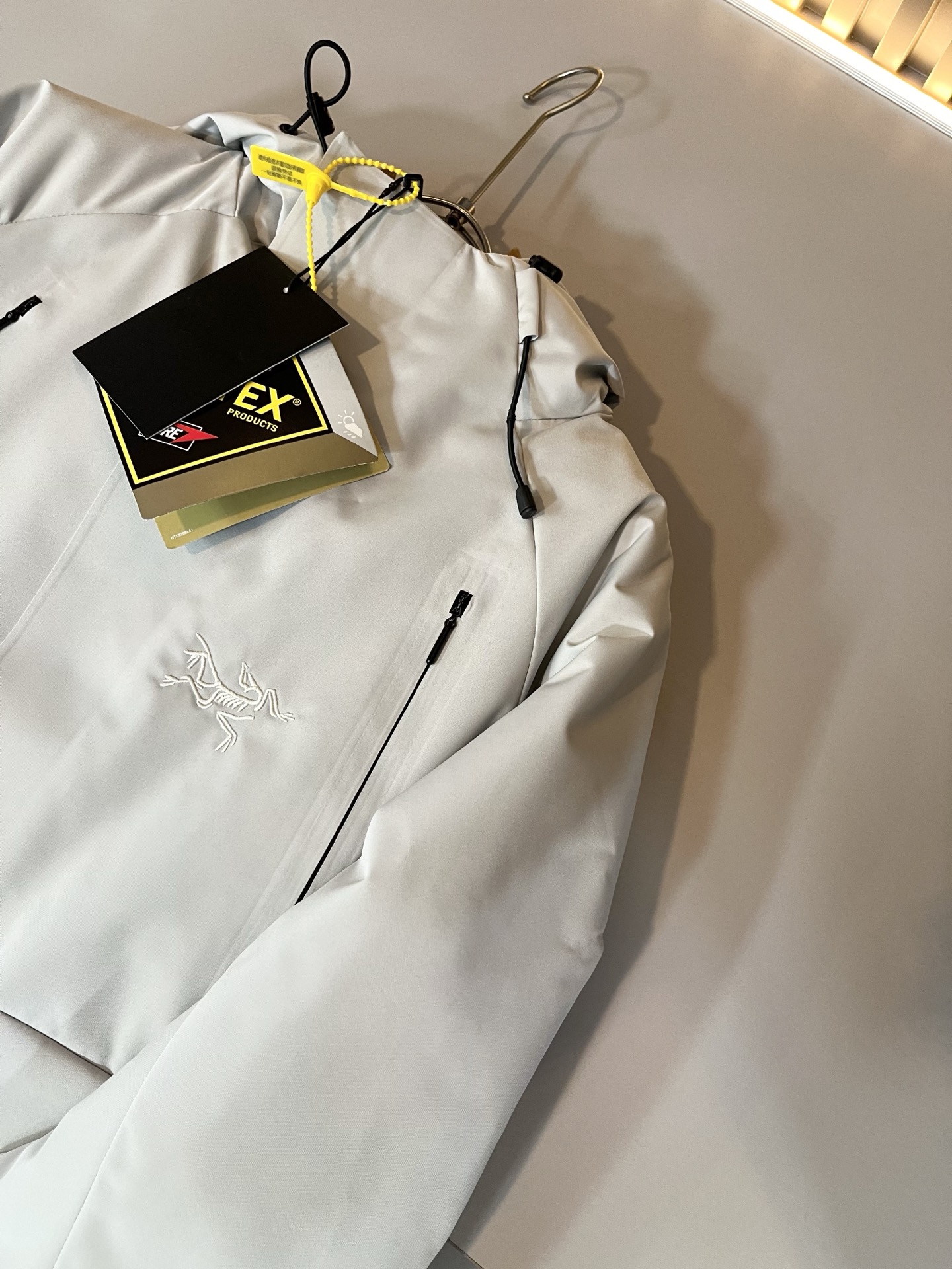 ARCTER*X始*祖鸟 2025秋冬新款男士棉服冲锋衣夹克外套，户外品牌可能大家第一想到的就是加拿大鹅