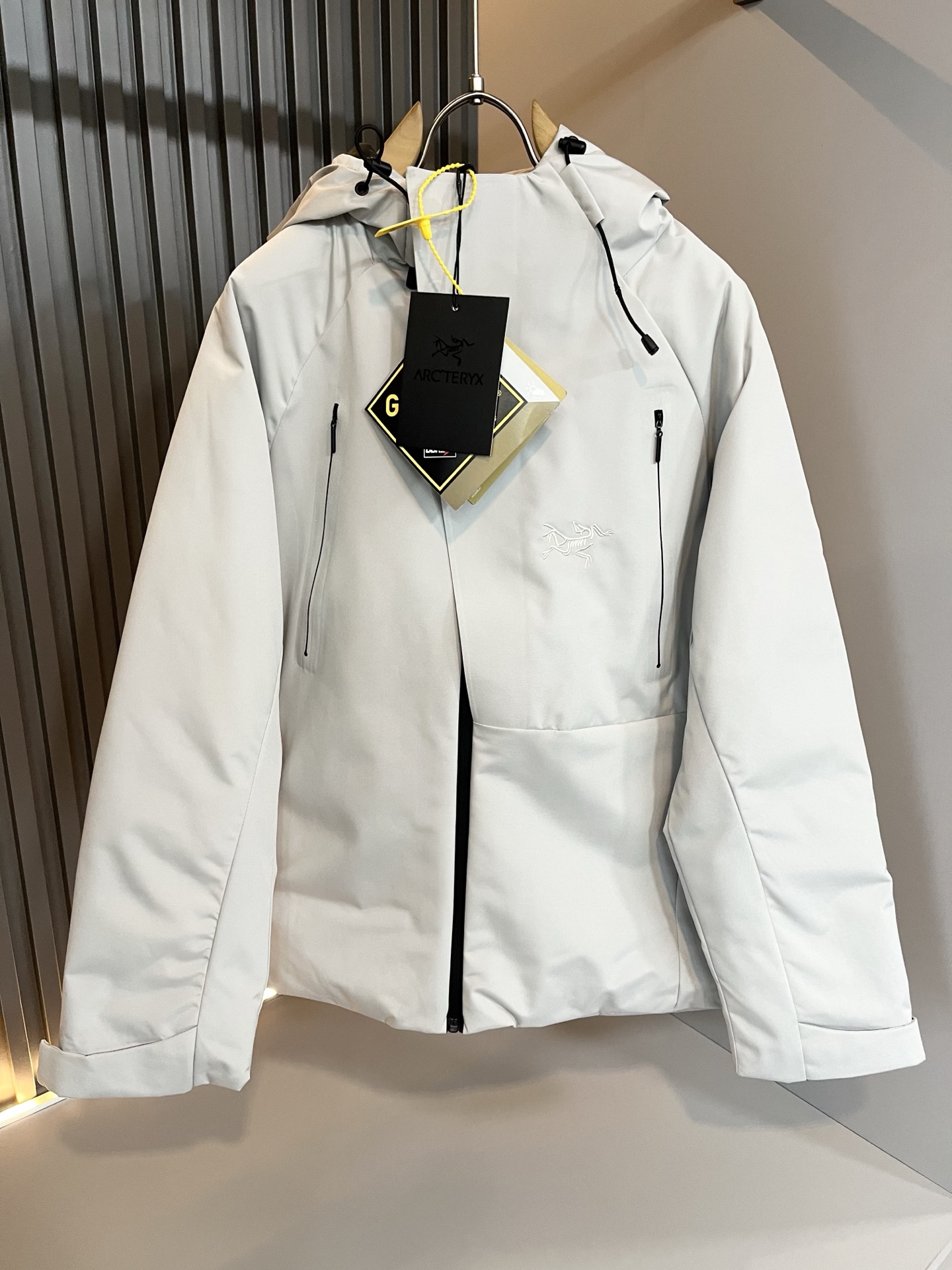 ARCTER*X始*祖鸟 2025秋冬新款男士棉服冲锋衣夹克外套，户外品牌可能大家第一想到的就是加拿大鹅