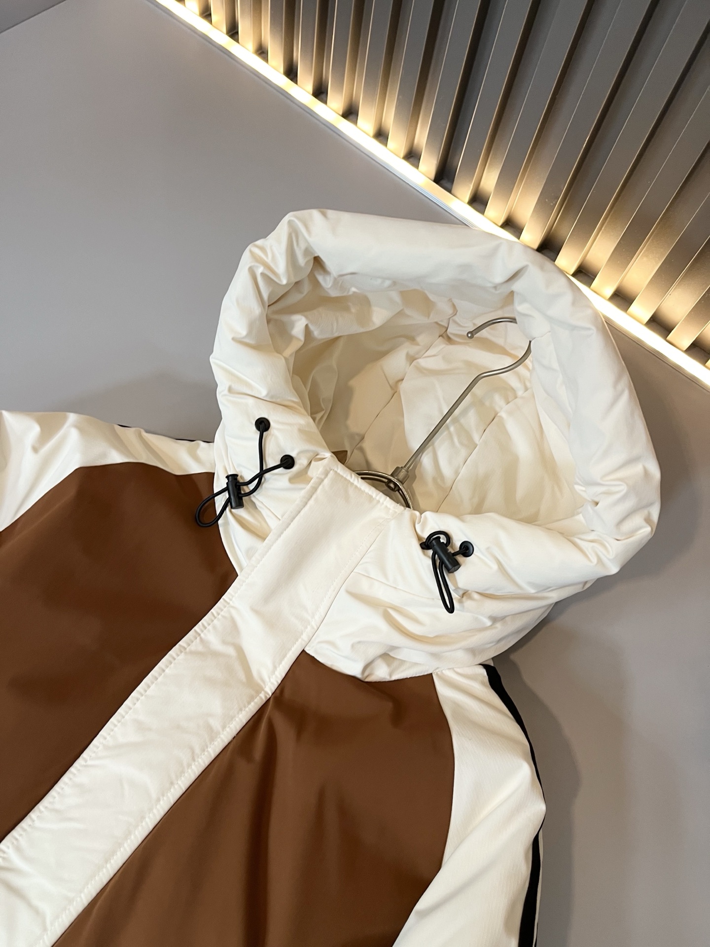 。 Prad*a 普*达2025秋冬男女同款👫羽绒服外套，现货 Prad* 羽绒面料夹克 防水羽绒服保暖