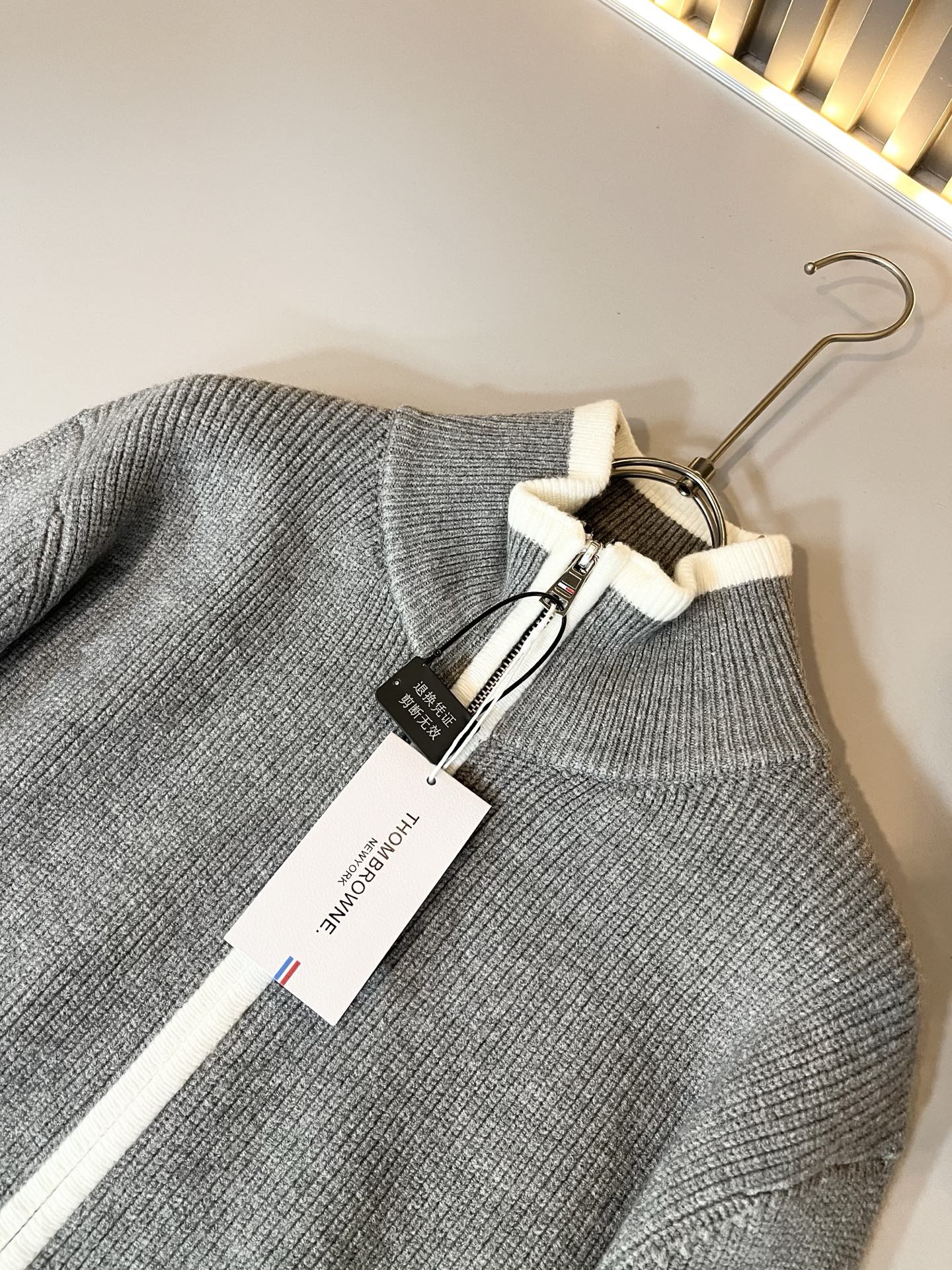 ThomBrow*e汤姆*朗2025秋冬新款男女同款👫针织羊毛开衫，今年的专柜新品，男女同款👫超软羊毛面