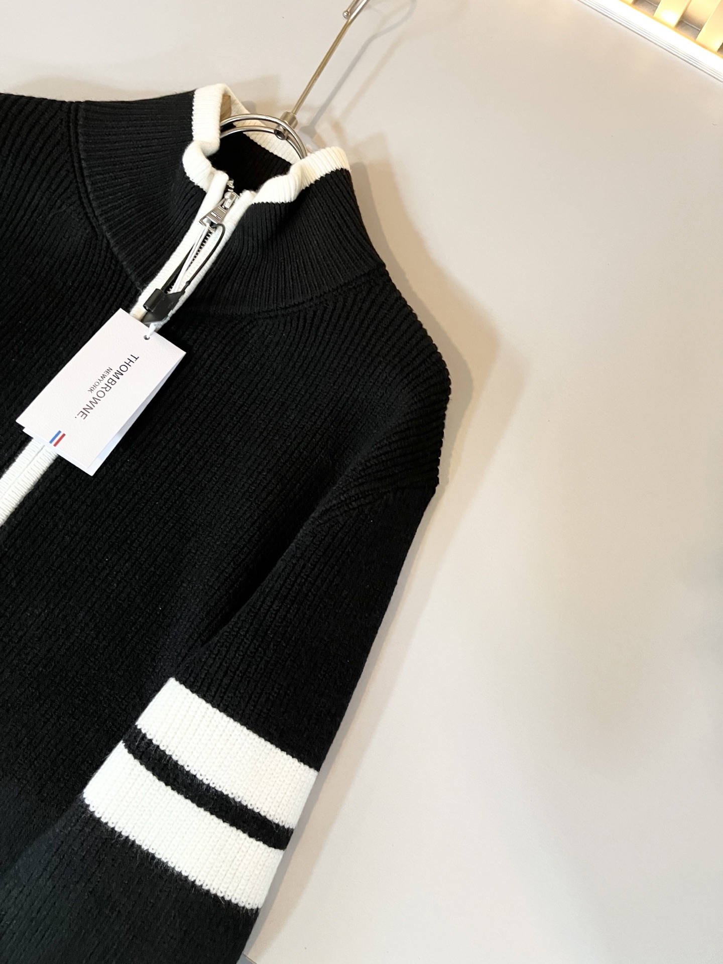 ThomBrow*e汤姆*朗2025秋冬新款男女同款👫针织羊毛开衫，今年的专柜新品，男女同款👫超软羊毛面