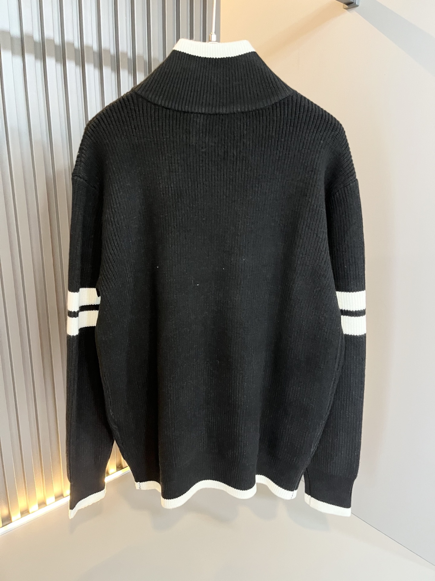 ThomBrow*e汤姆*朗2025秋冬新款男女同款👫针织羊毛开衫，今年的专柜新品，男女同款👫超软羊毛面