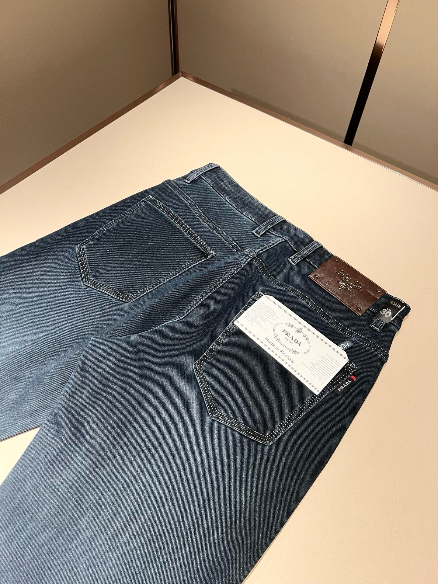 【⚠️🌾退换】PRA*DA 普拉达 2025秋冬新品发售！牛仔高级百搭实用主义不哗众取宠！港澳台地区限定