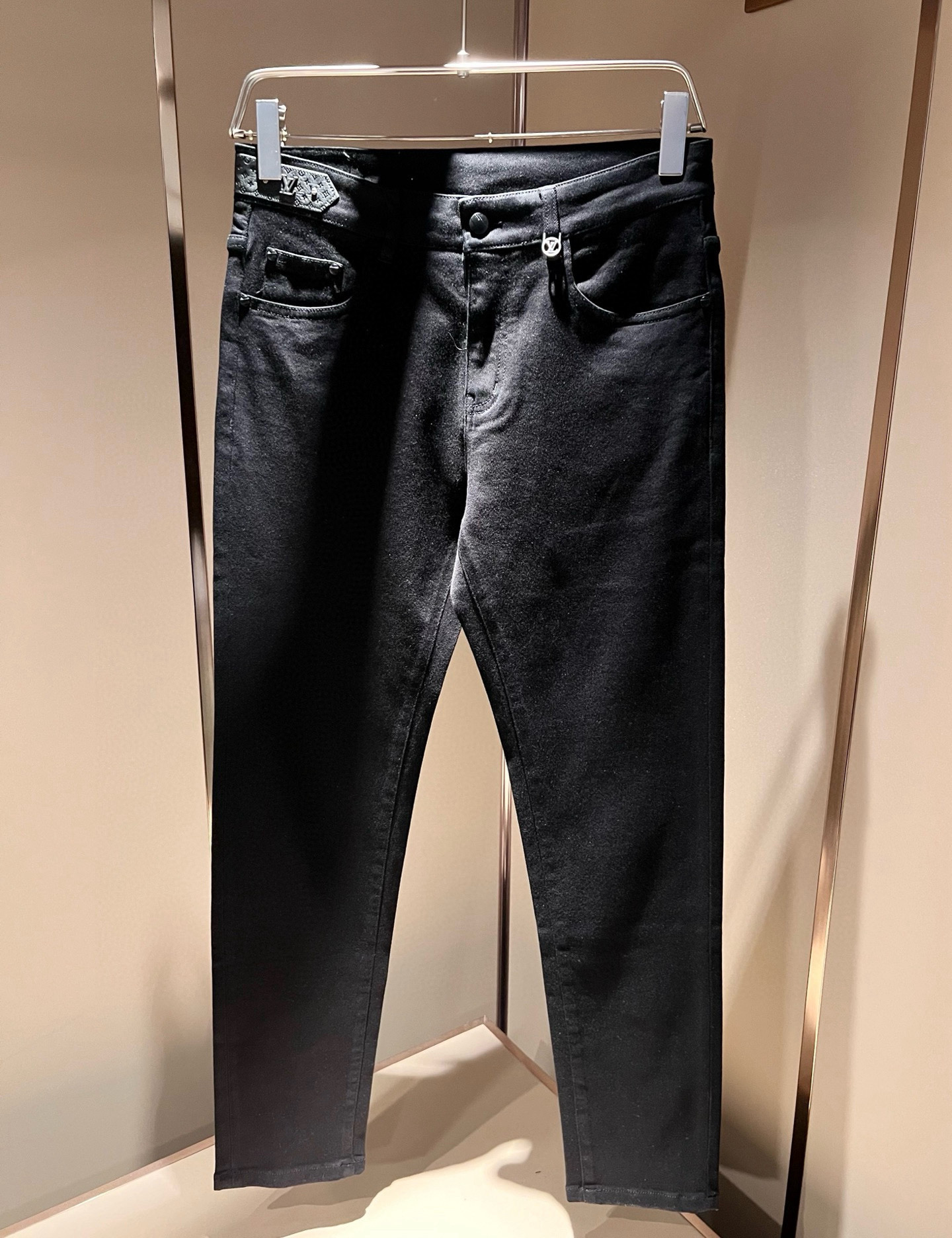 【⚠️🌾退换】Louis Vuitto*路易*登2025秋冬新款男士经典水洗小直筒牛仔长裤。绝佳的上身性