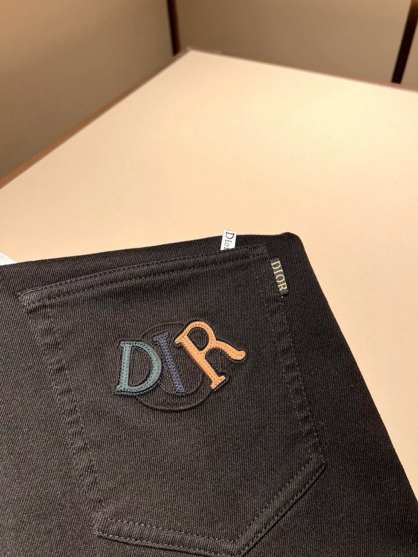 【⚠️🌾退换】Dio*r 迪家 2025秋冬男士水洗小直筒牛仔裤！贸易公司渠道牛货，品相超赞，时尚圈万能